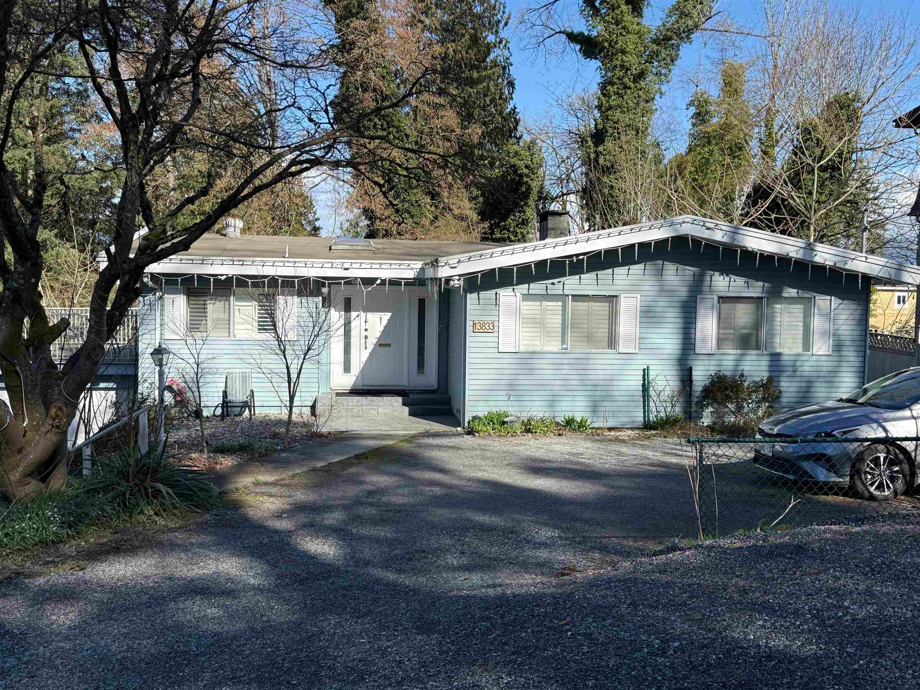 13833 114 Avenue, Surrey, V3R 2L8 — photo 1