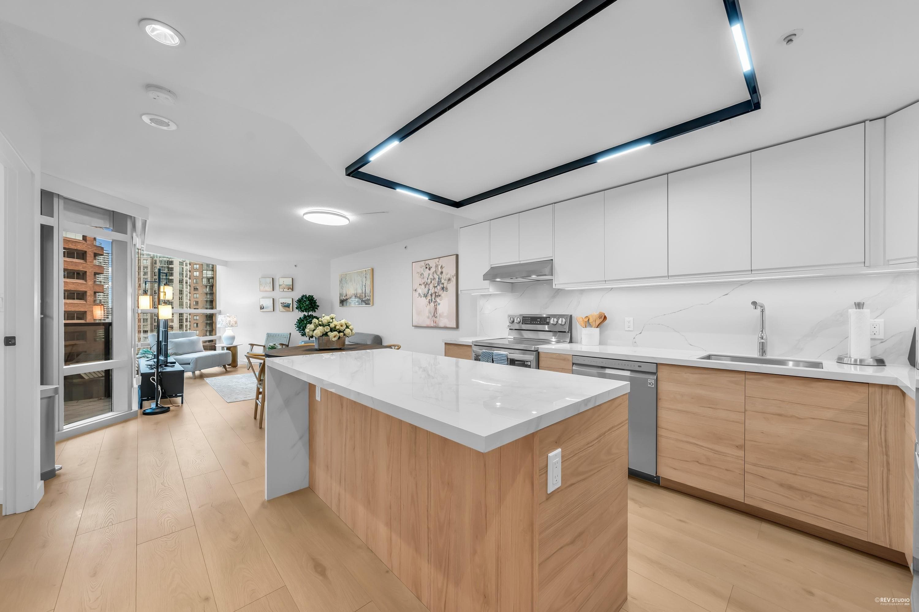 910 - 1050 Burrard Street, Vancouver, V6Z 2S3 — photo 2