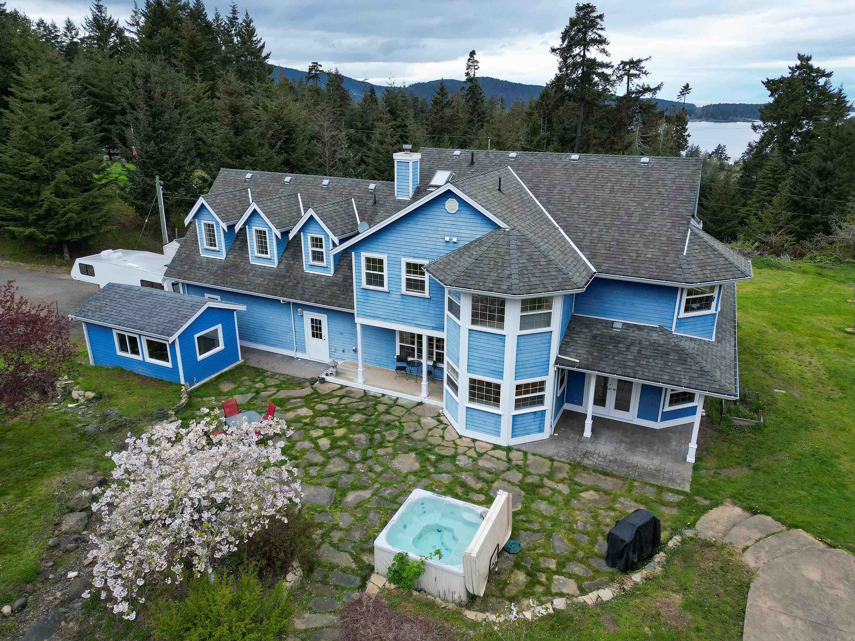 488 Mckercher Road, Mayne Island, V0N 2J2 — photo 4