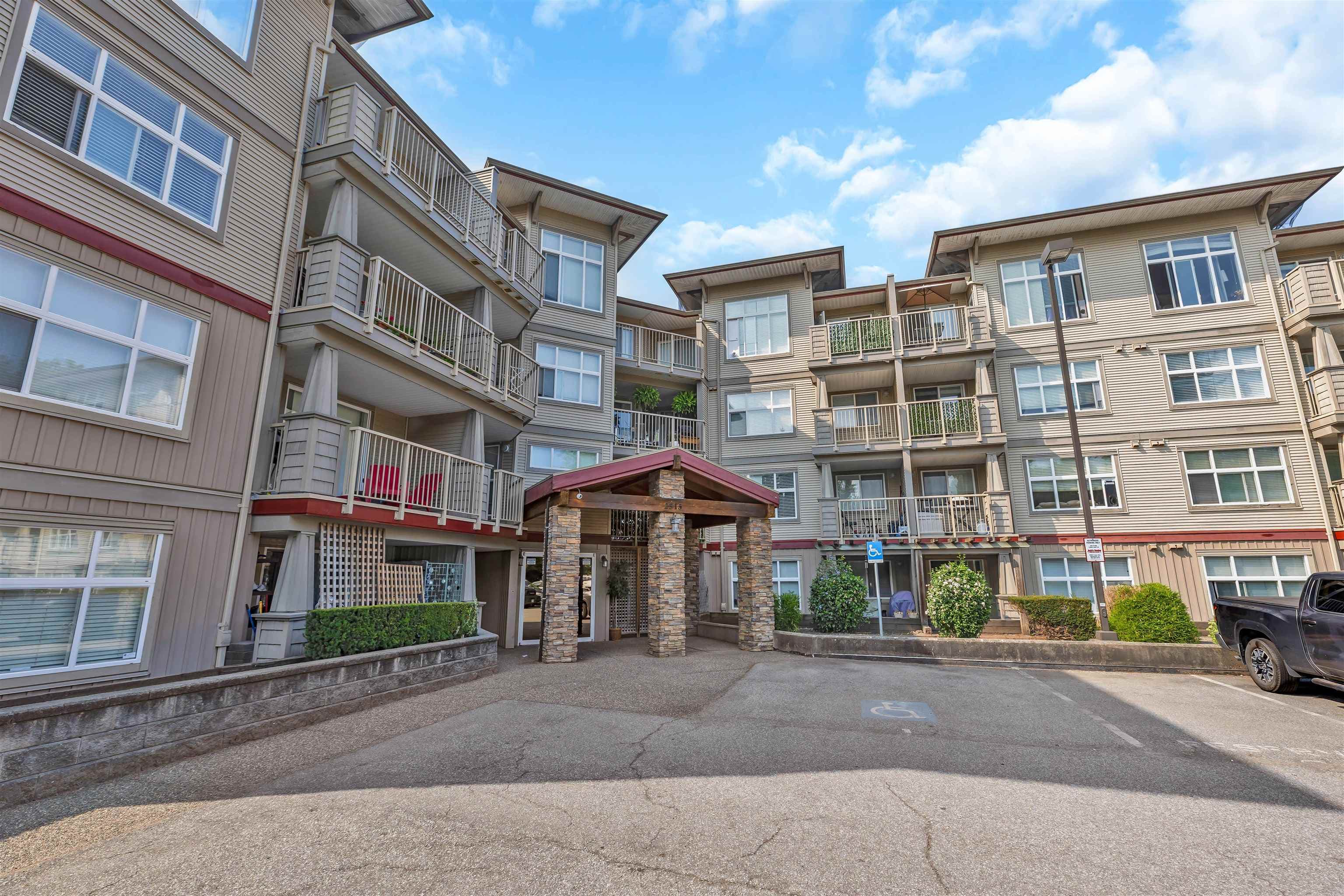 209 - 2515 Park Drive, Abbotsford, V2S 0B2 — photo 2