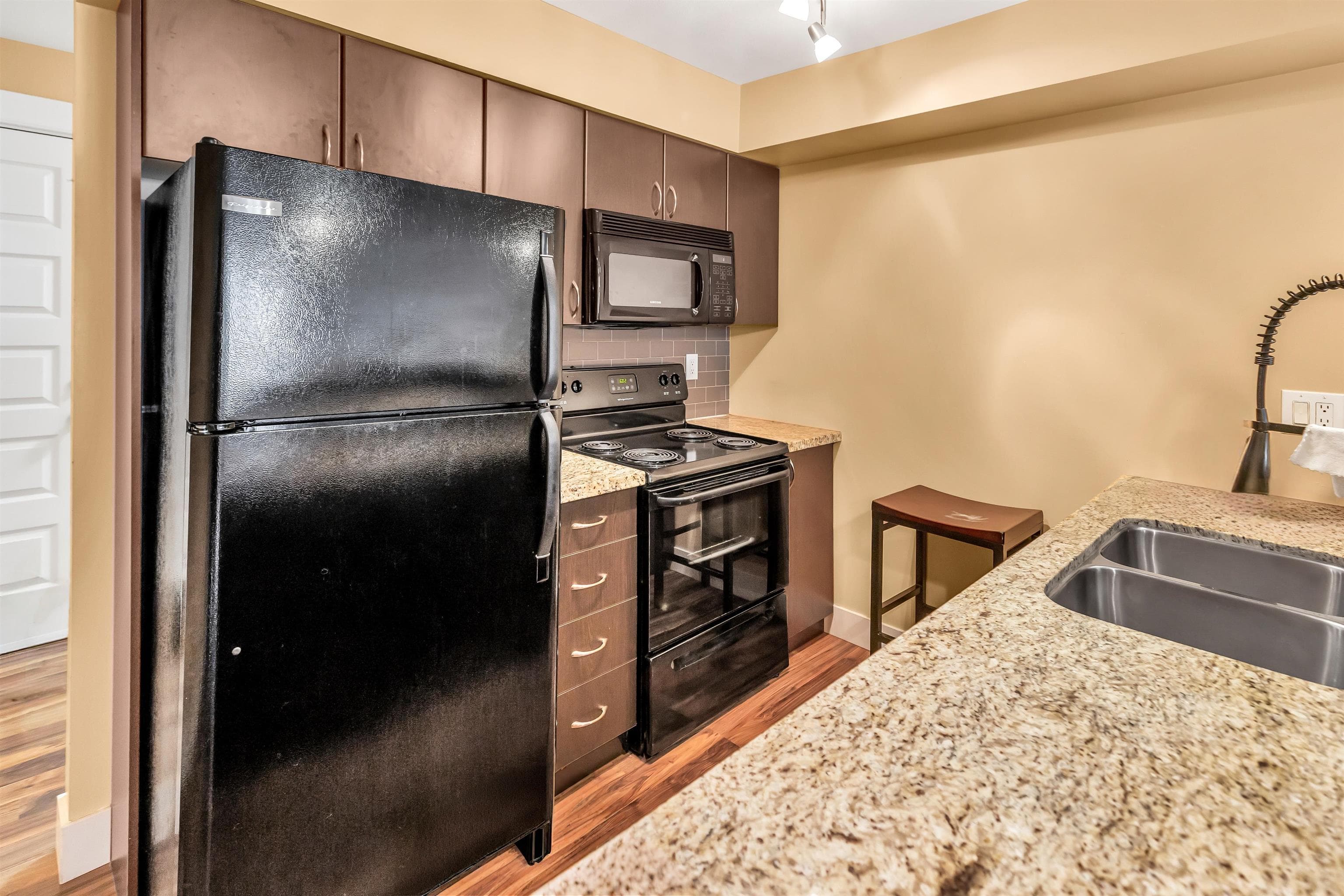 209 - 2515 Park Drive, Abbotsford, V2S 0B2 — photo 4