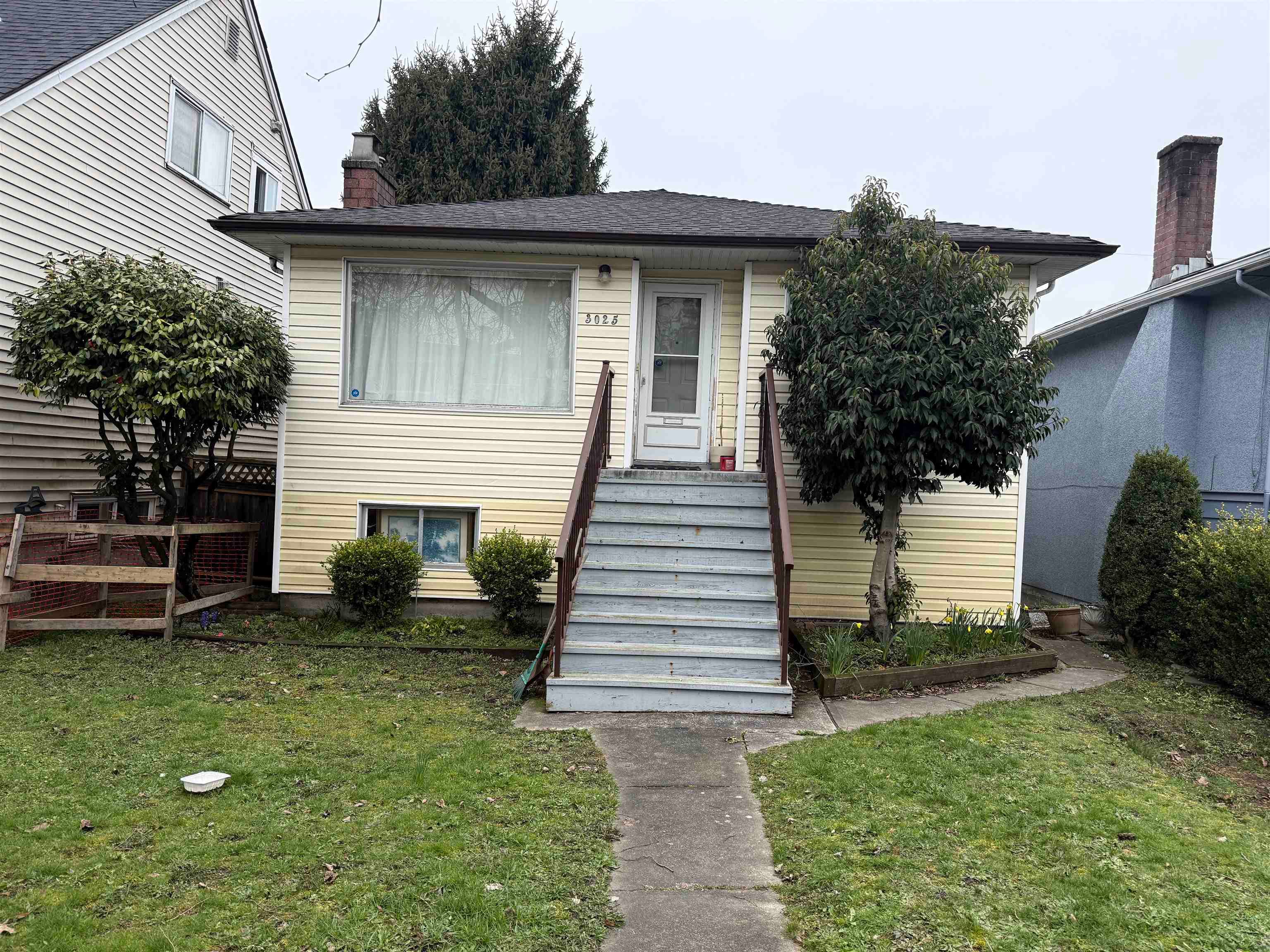 3025 E 45th Avenue, Vancouver, V5R 3C6 — photo 1