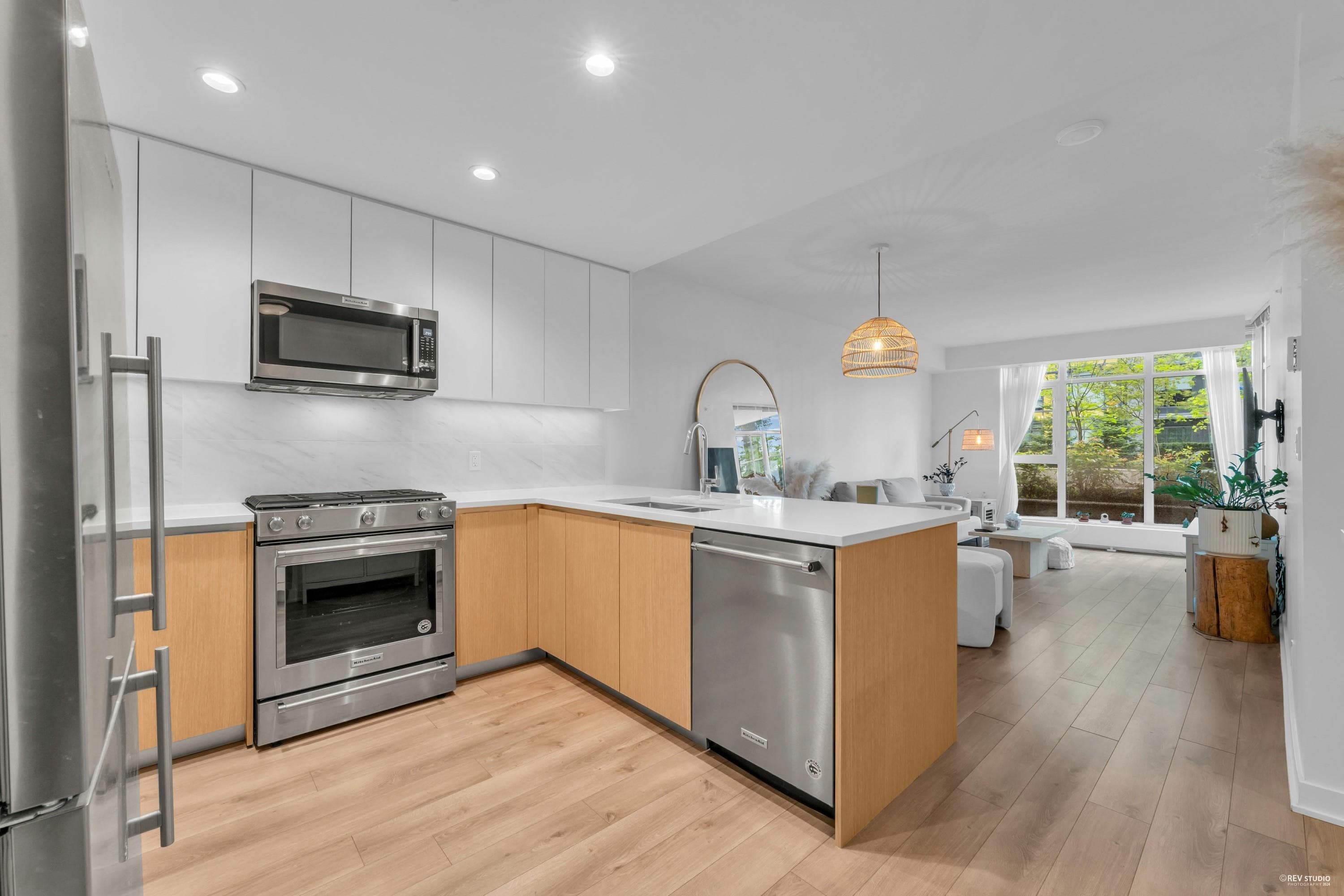 103 - 8940 University Crescent, Burnaby, V5A 0E7 — photo 2