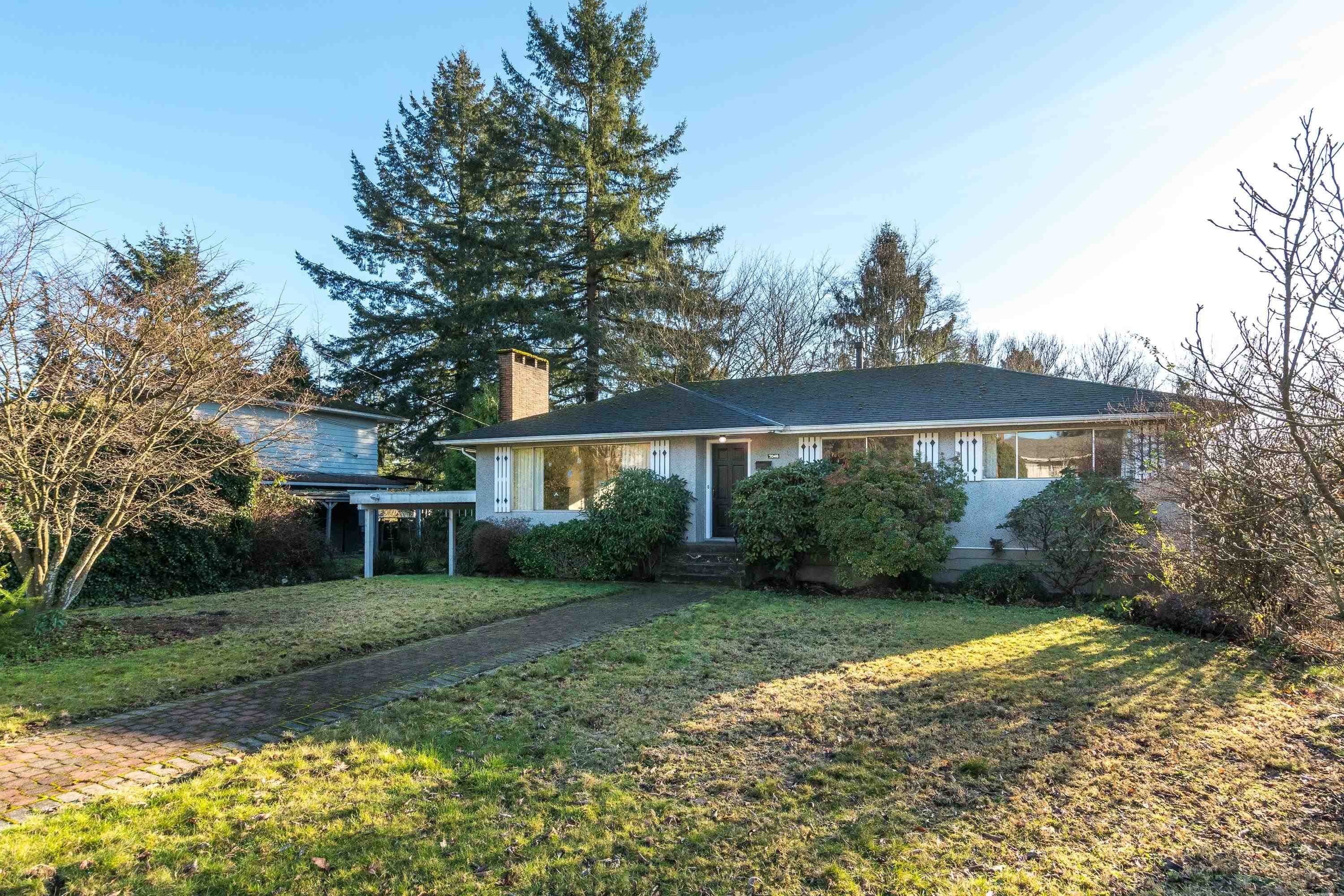 7046 Hillview Street, Burnaby, V5A 1Y3 — photo 1