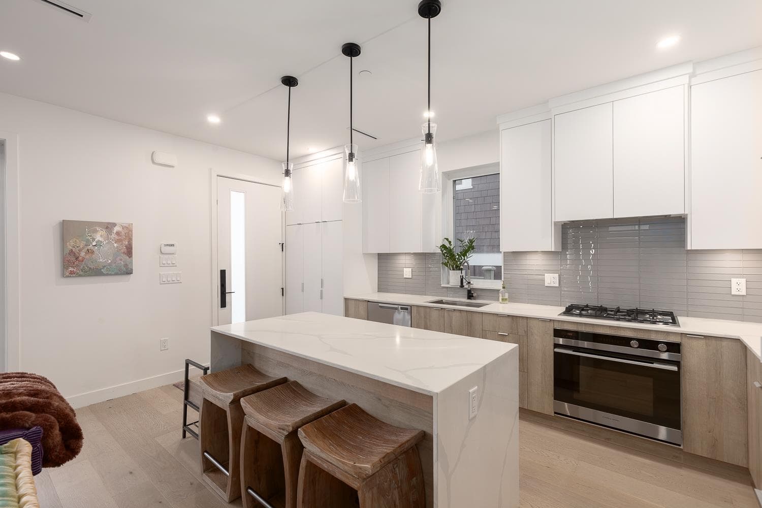 4372 W 13th Avenue, Vancouver, V6R 2T9 — photo 1