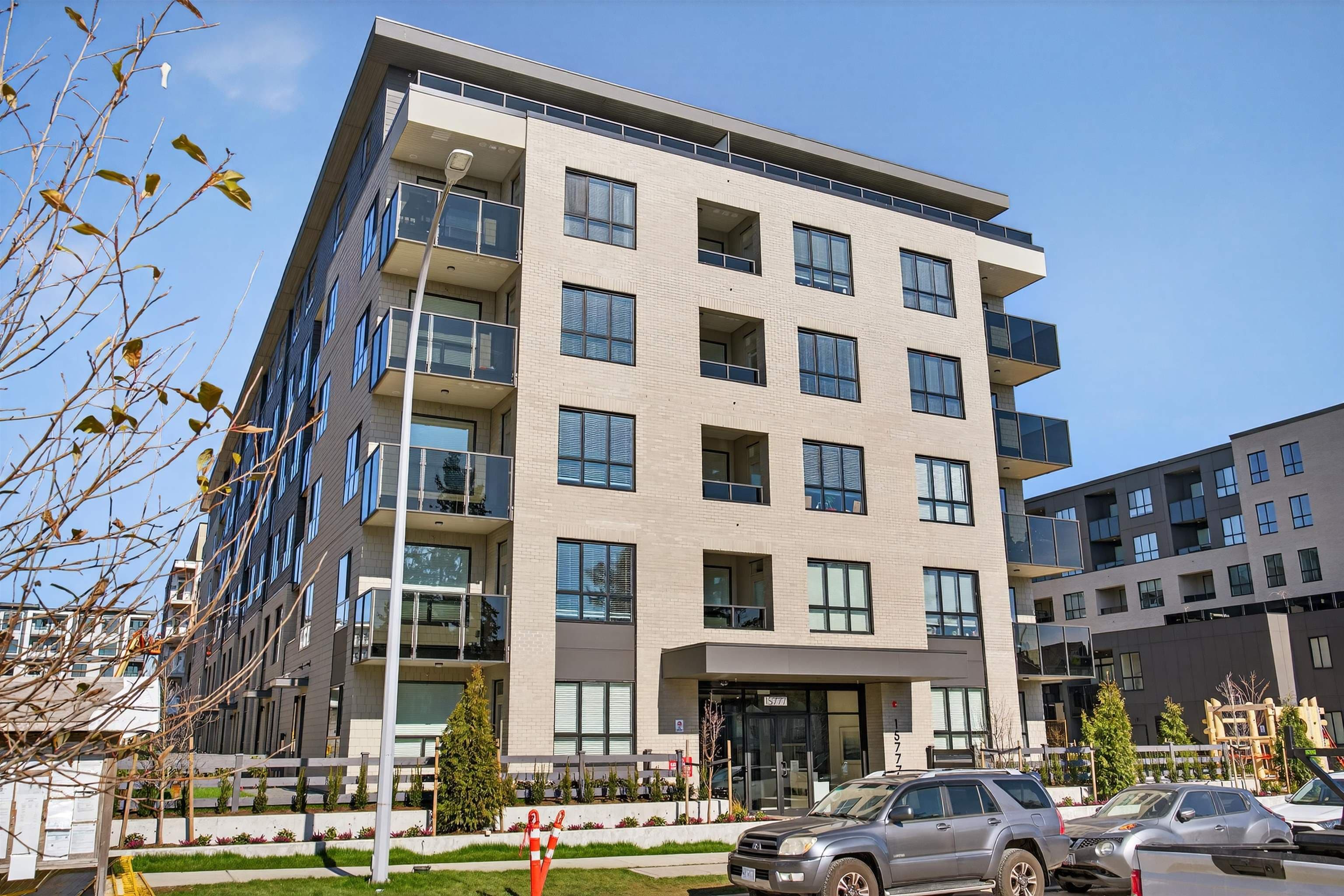 B3-407 - 15777 85 Avenue, Surrey, V3R 1N9 — photo 1