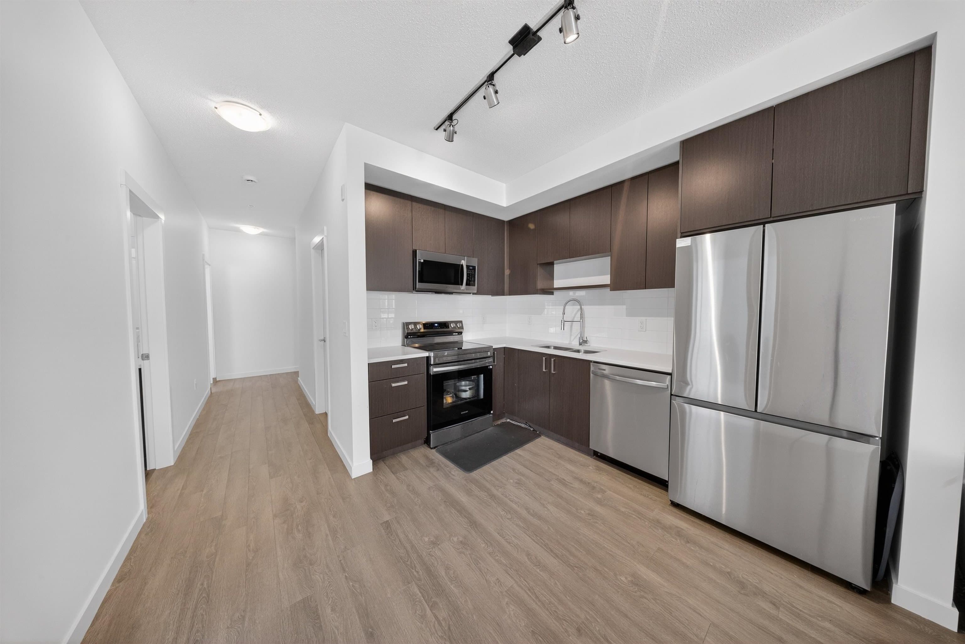 B3-407 - 15777 85 Avenue, Surrey, V3R 1N9 — photo 4