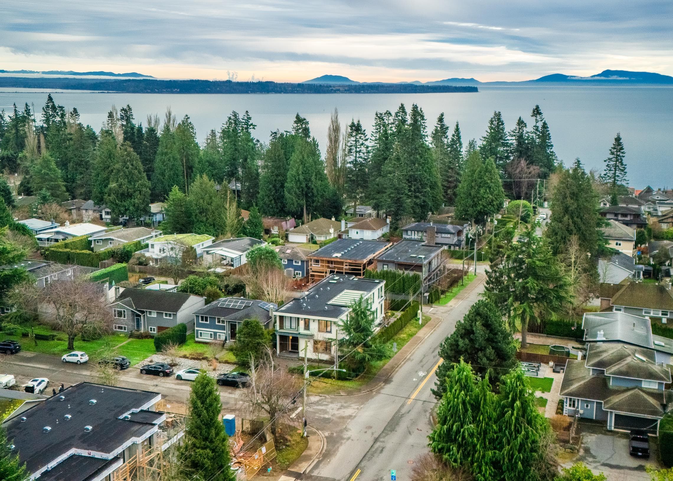 13600 Blackburn Avenue, White Rock, V4B 2Y8 — photo 3