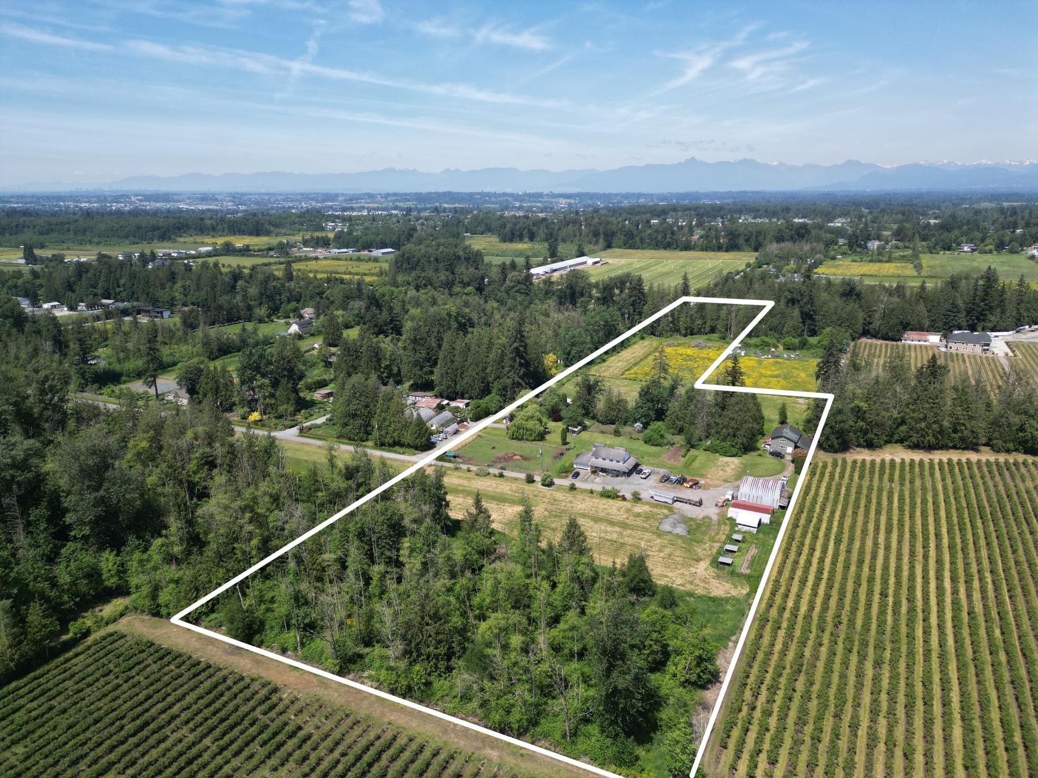 22828 38 Avenue, Langley, V2Z 2G9 — photo 1
