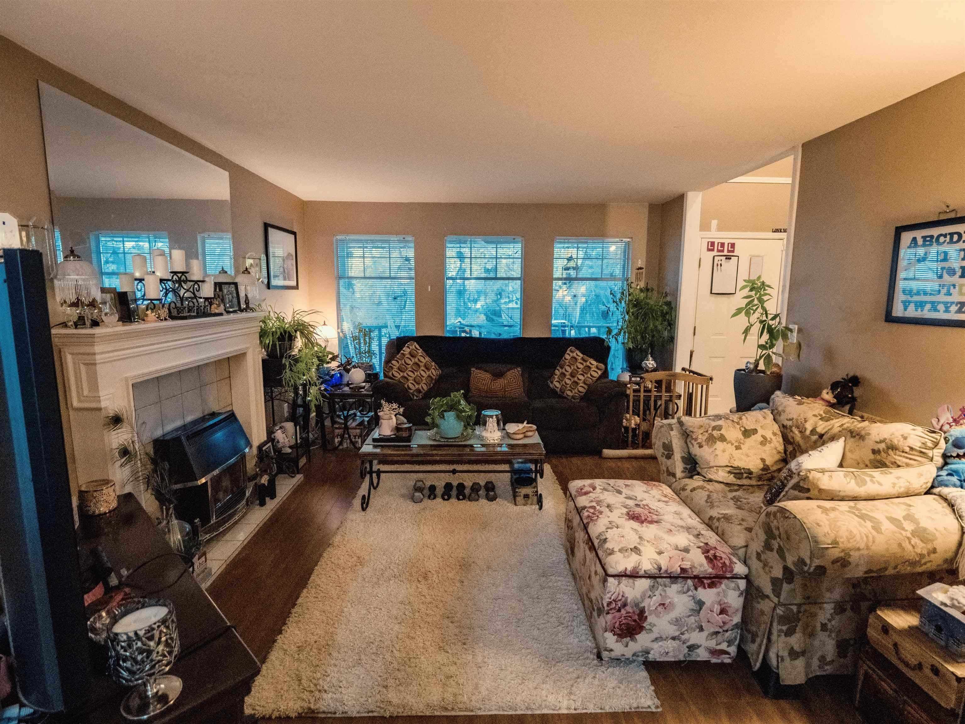 18961 60b Avenue, Surrey, V3S 8A4 — photo 2