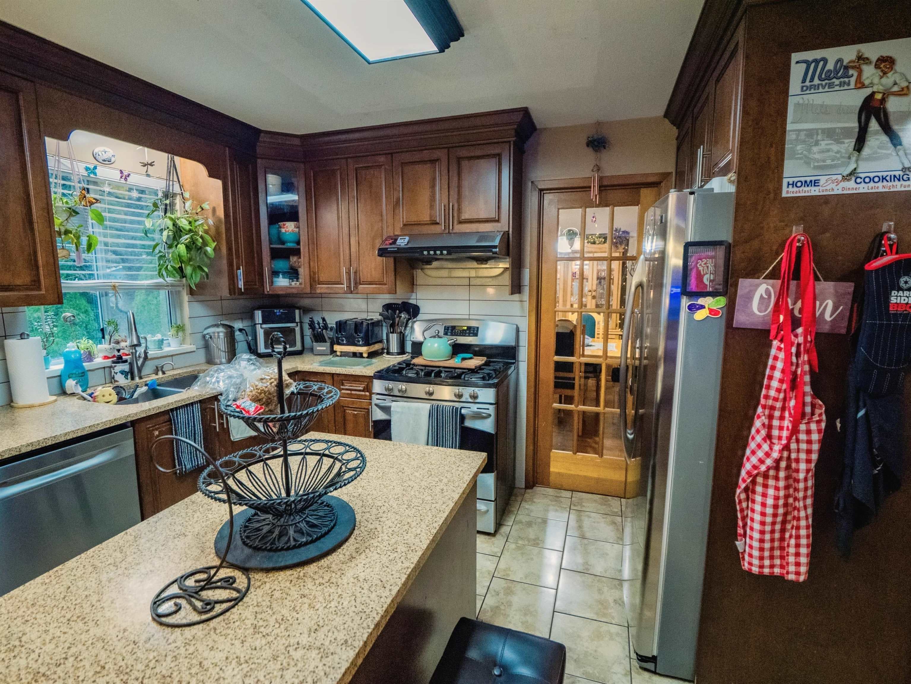 18961 60b Avenue, Surrey, V3S 8A4 — photo 4