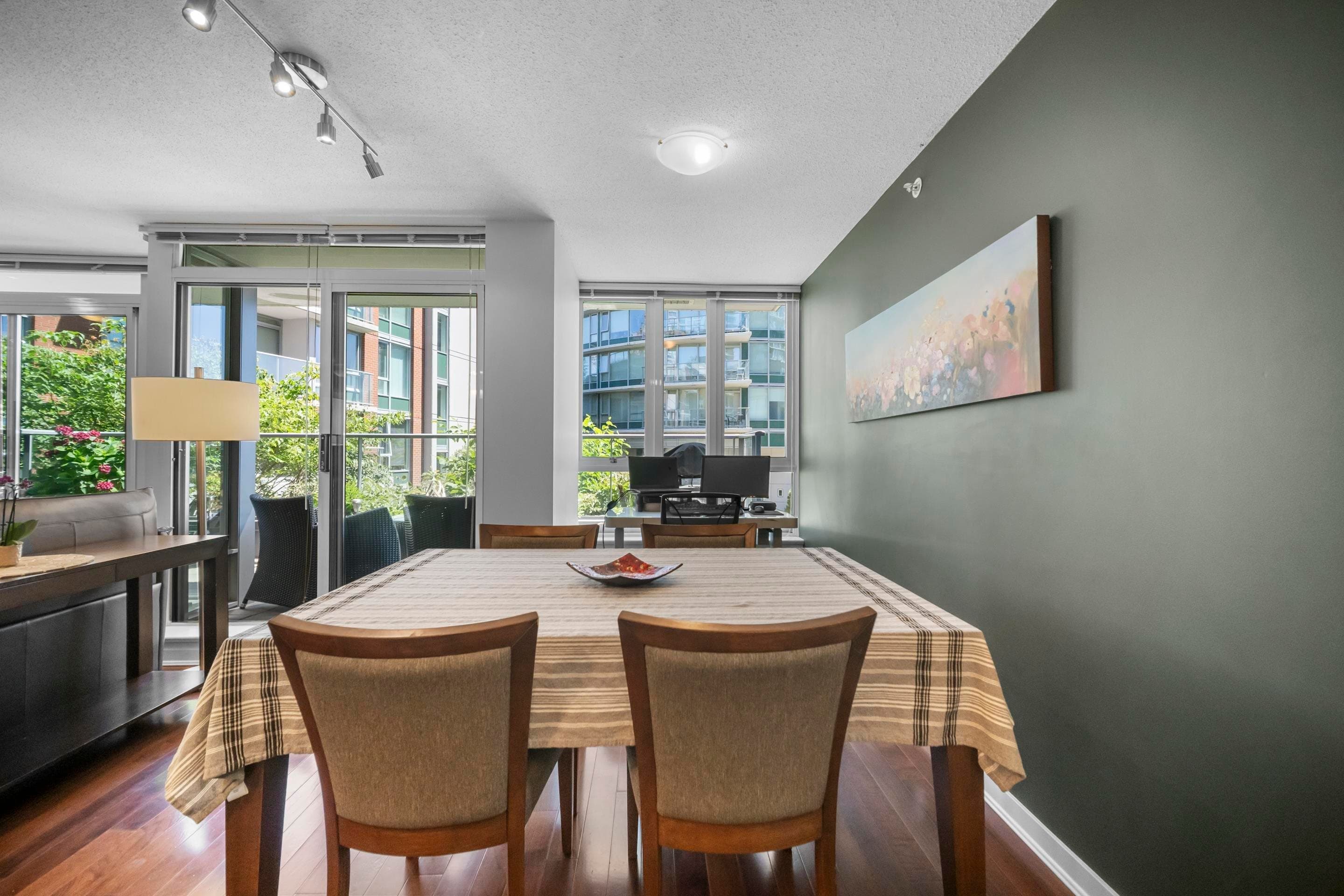 501 - 618 Abbott Street, Vancouver, V6B 0C1 — photo 2