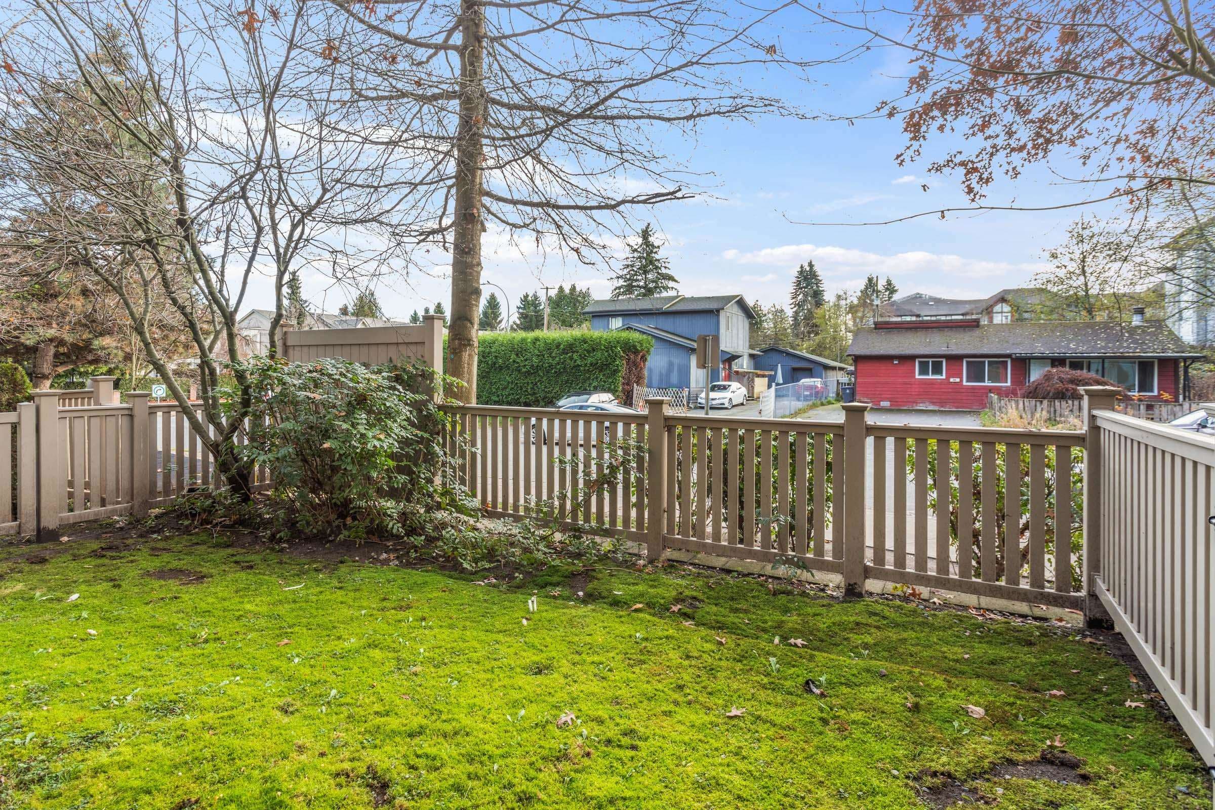 102 - 15385 101a Avenue, Surrey, V3R 0B4 — photo 4