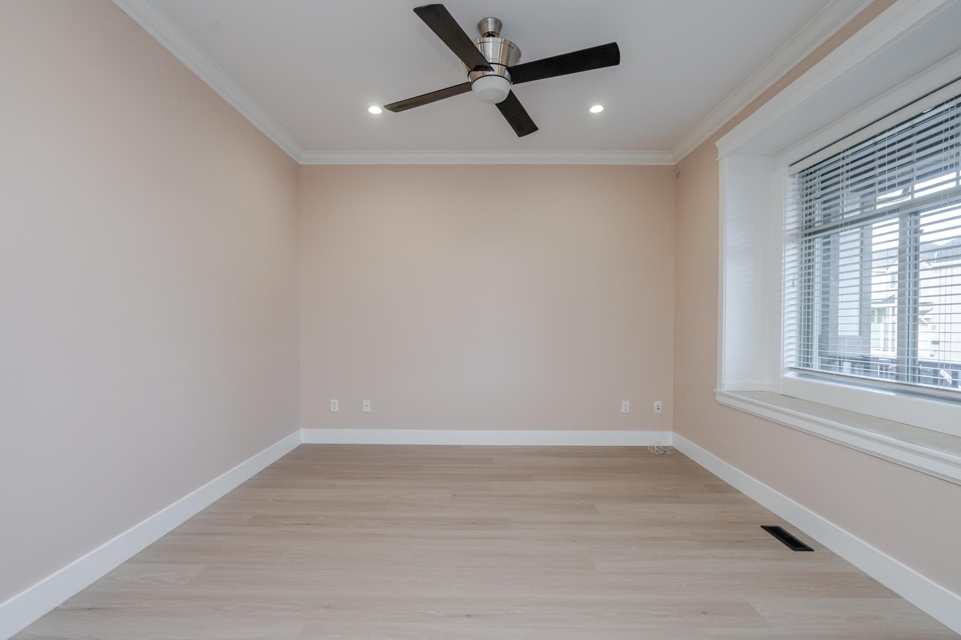 19586 72a Avenue, Surrey, V4N 3E8 — photo 5
