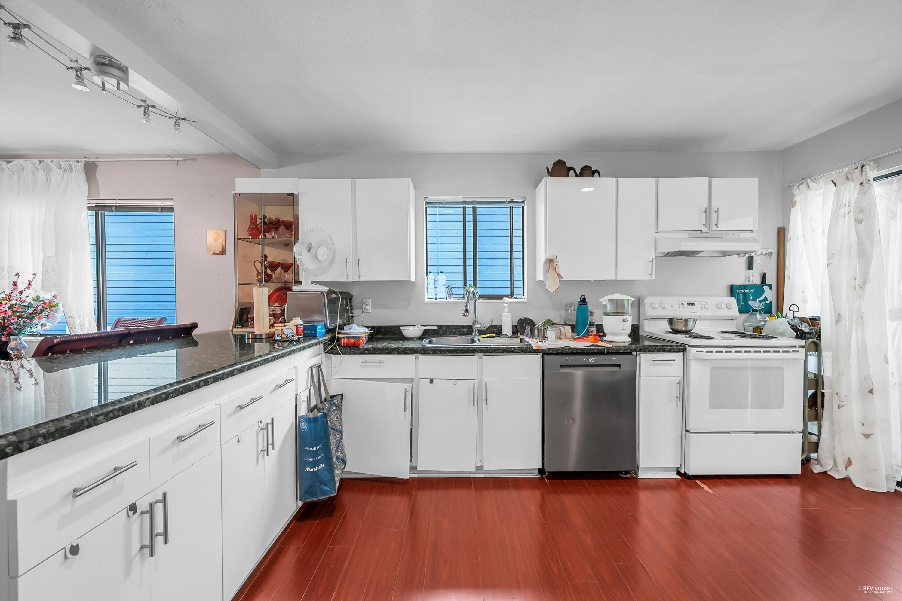 1112 Hansard Crescent, Coquitlam, V3C 4W7 — photo 5
