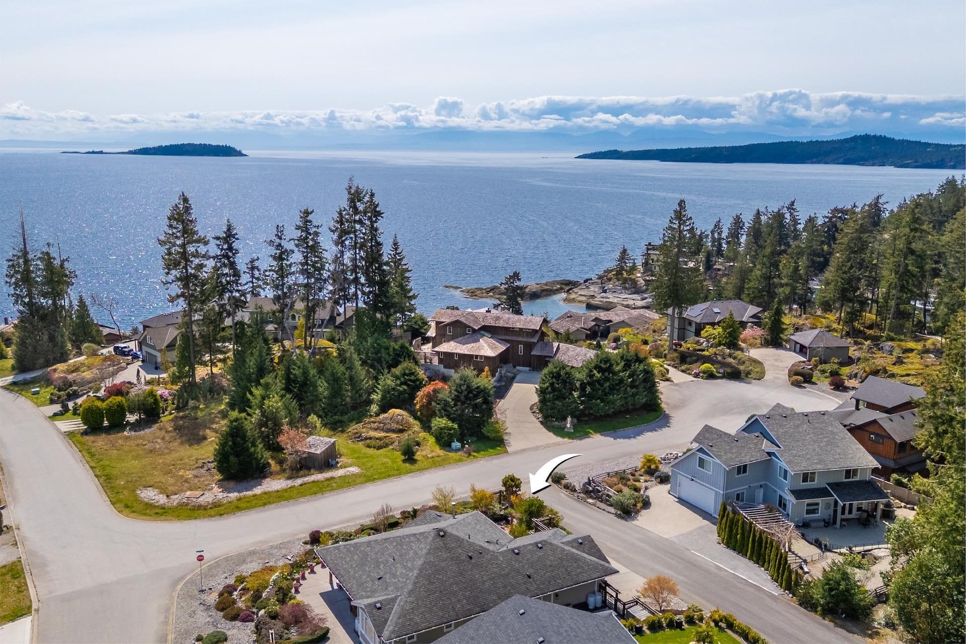 9326 Jorgensen Place, Halfmoon Bay, V7Z 1B4 — photo 3