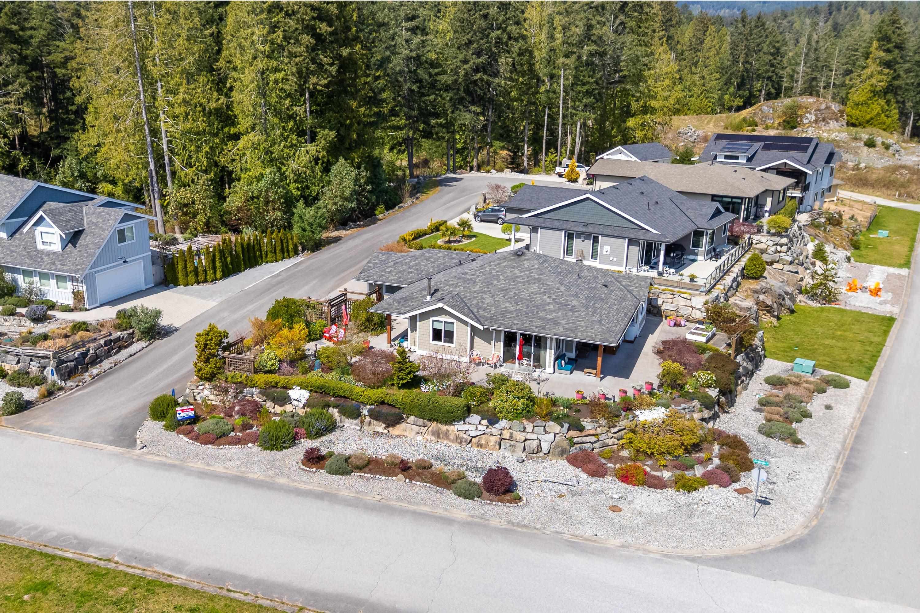 9326 Jorgensen Place, Halfmoon Bay, V7Z 1B4 — photo 5
