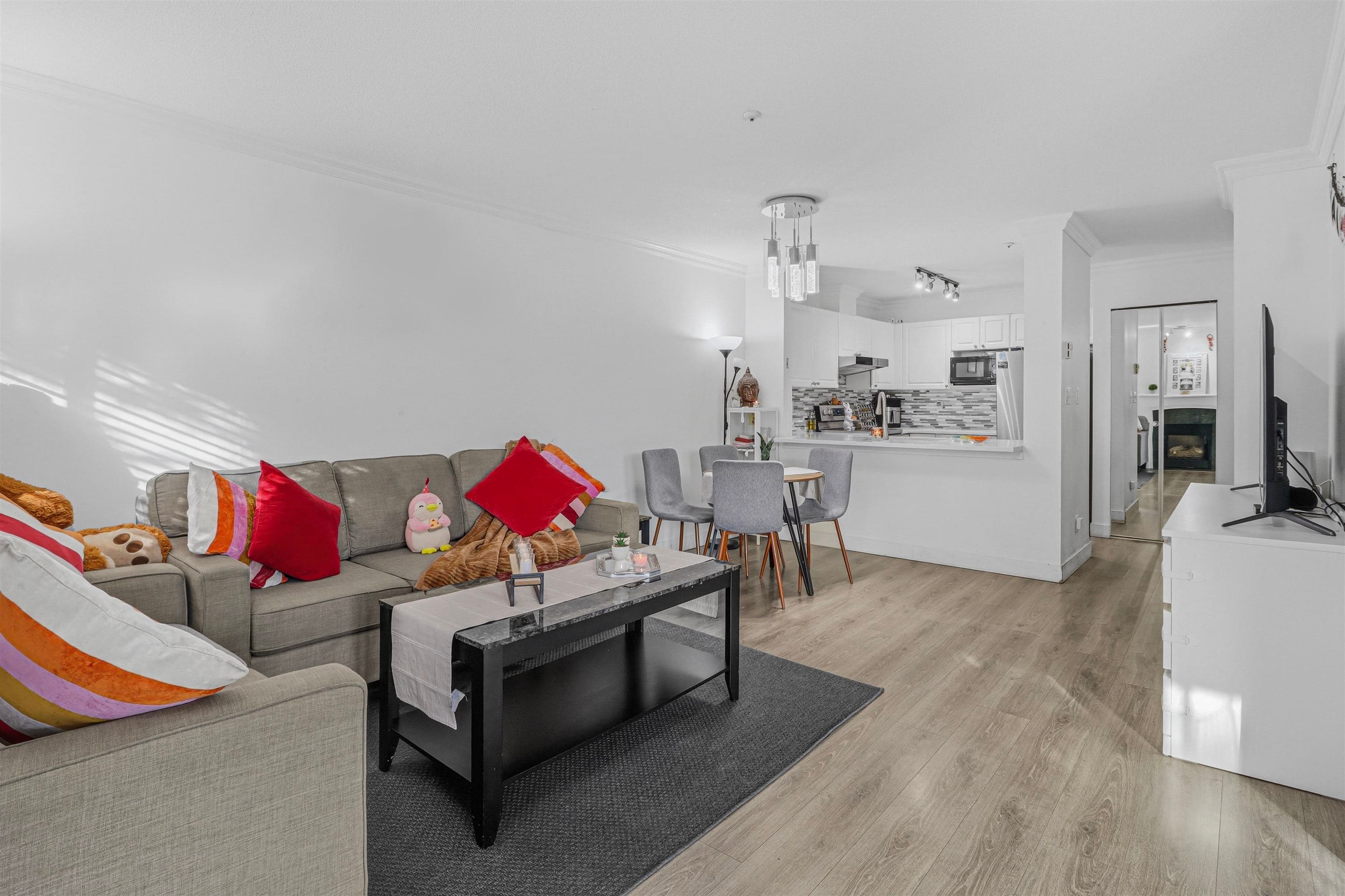 411 - 13733 74 Avenue, Surrey, V3W 1B8 — photo 1