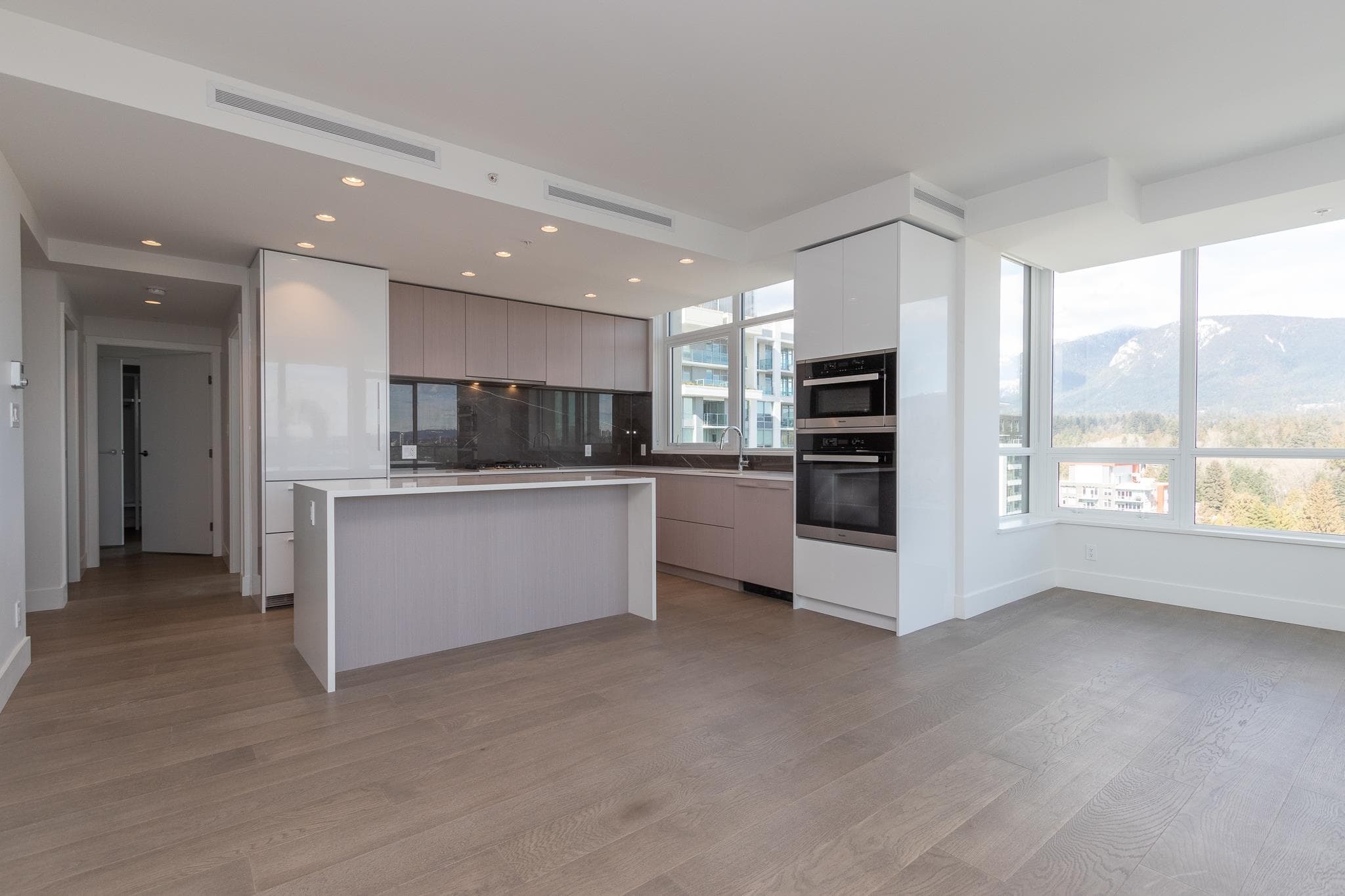 1701 - 1632 Lions Gate Lane, North Vancouver, V7P 0E2 — photo 1