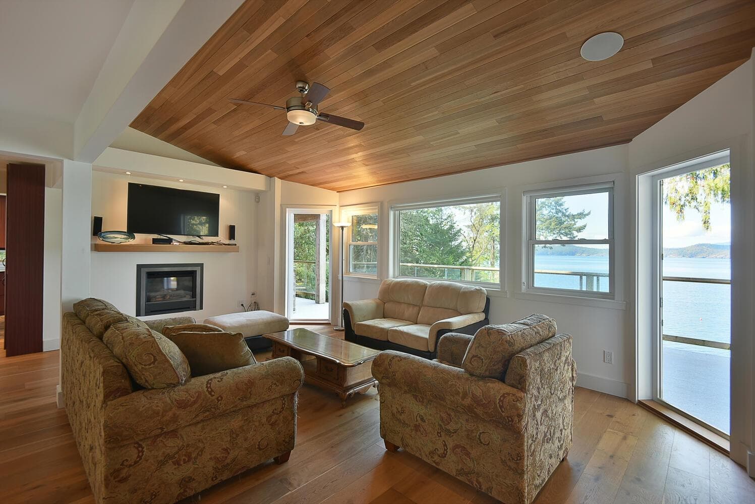 8429 Redrooffs Road, Halfmoon Bay, V7Z 1E6 — photo 5