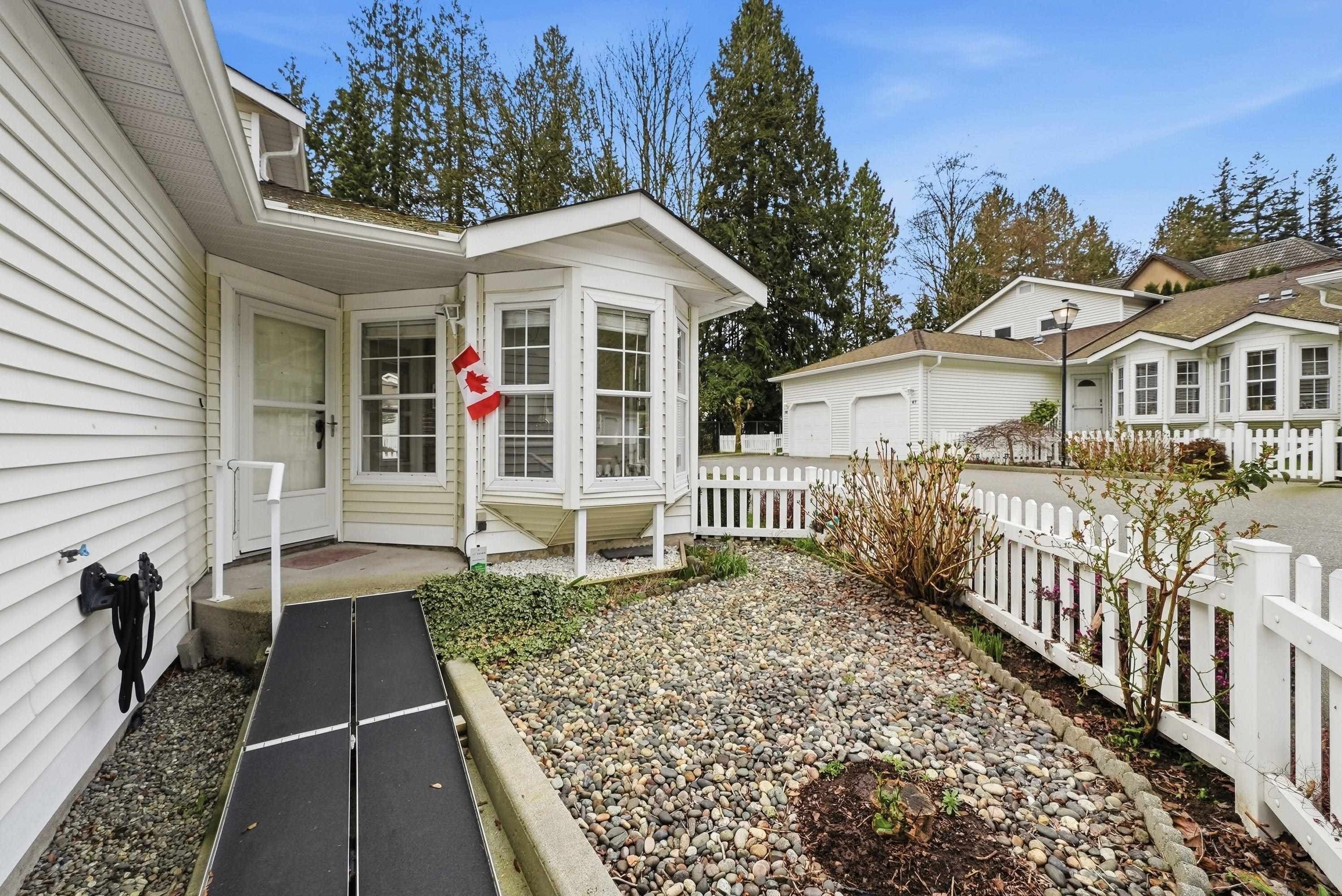 45 - 6537 138 Street, Surrey, V3W 0C5 — photo 3