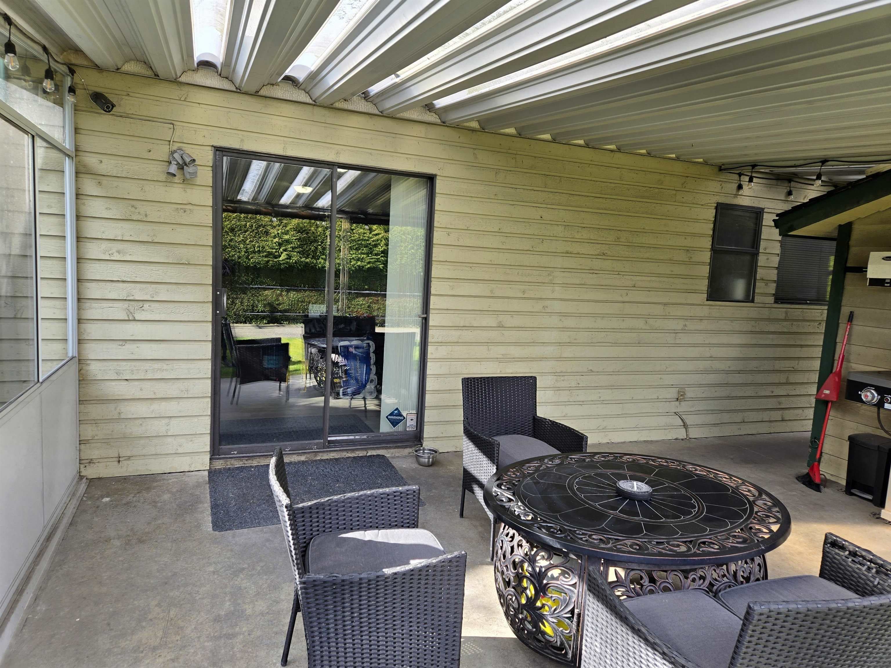 8468 144th Street, Surrey, V3W 5T7 — photo 2
