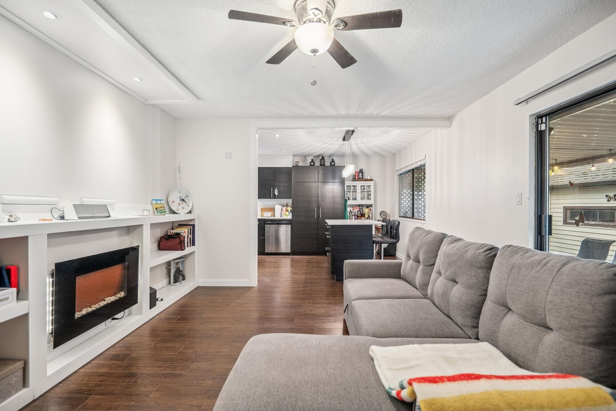 6103 172b Street, Surrey, V3S 6G6 — photo 3