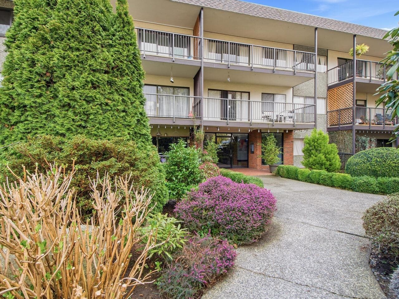 315 - 155 E 5th Street, North Vancouver