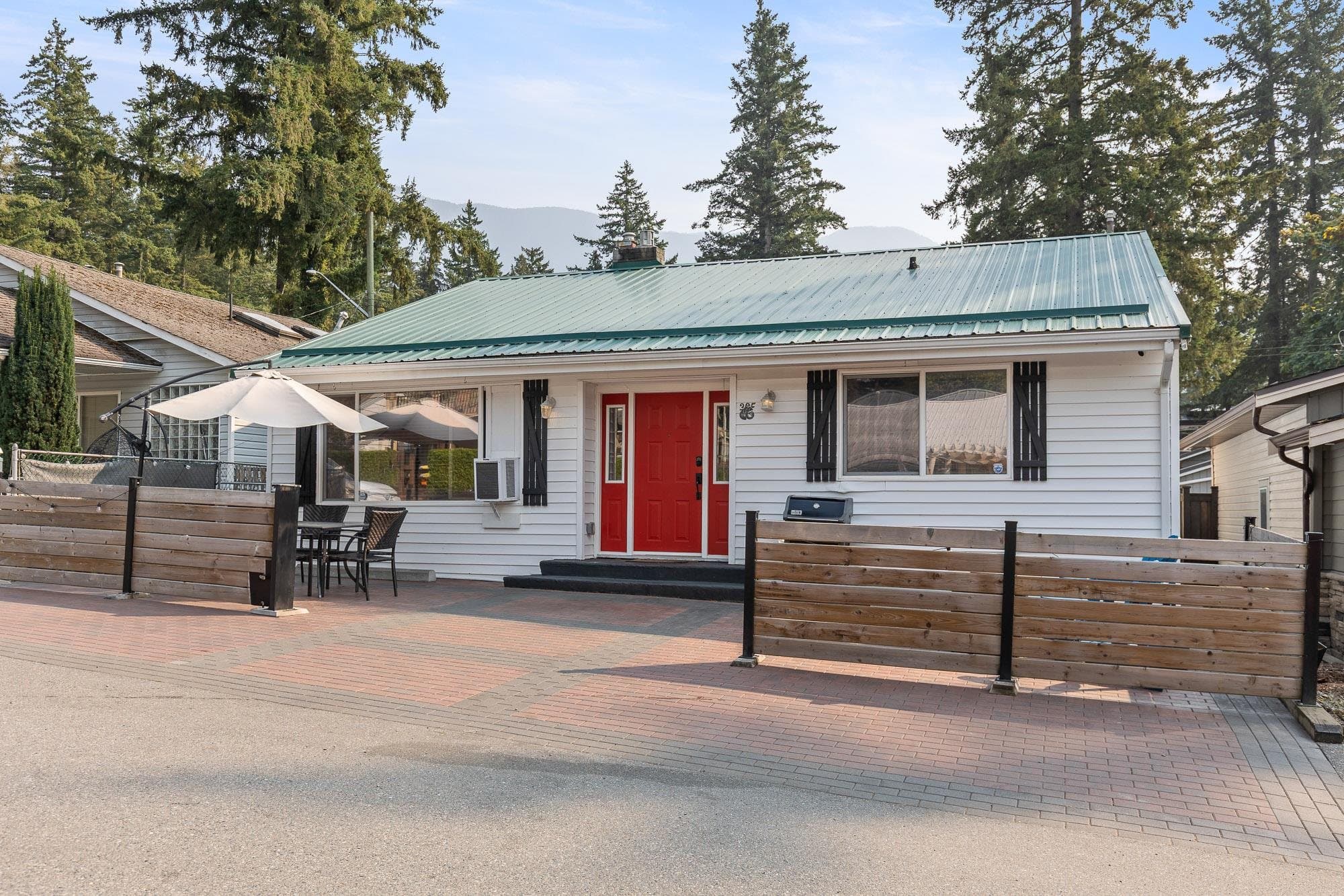 395 Alder Street, Cultus Lake, V2R 4Z1 — photo 1