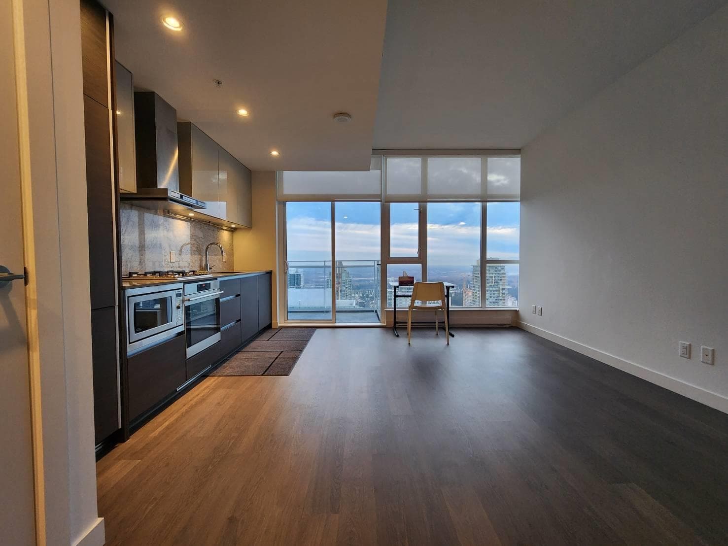 5203 - 4670 Assembly Way, Burnaby, V5H 0H3 — photo 1