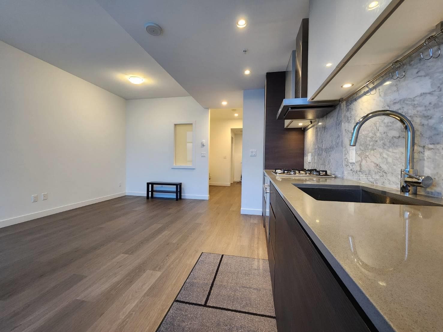 5203 - 4670 Assembly Way, Burnaby, V5H 0H3 — photo 4