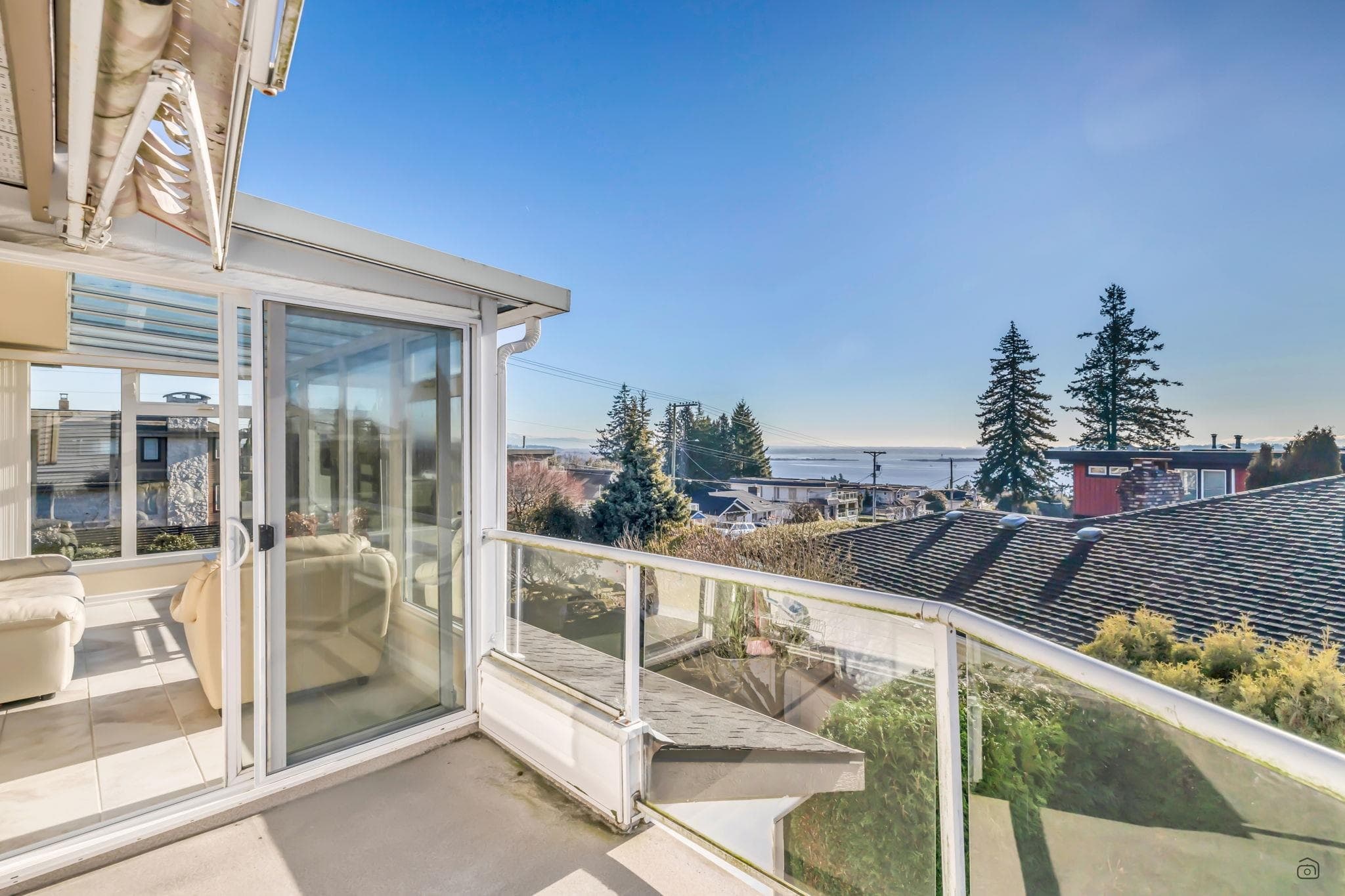 1191 Finlay Street, White Rock, V4B 4K9 — photo 1
