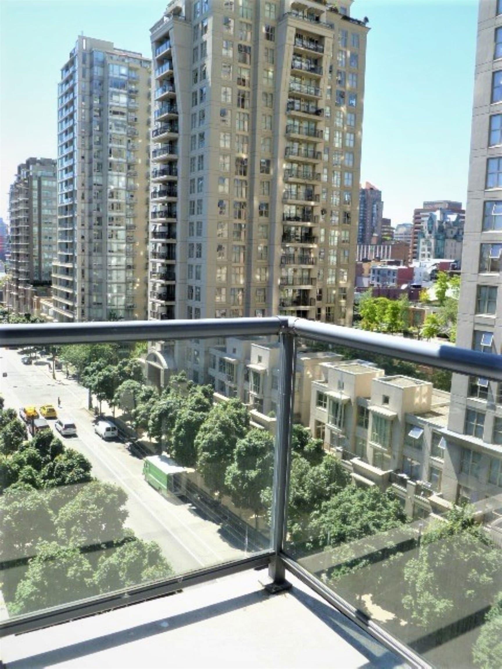 906 - 928 Richards Street, Vancouver, V6B 6P6 — photo 2