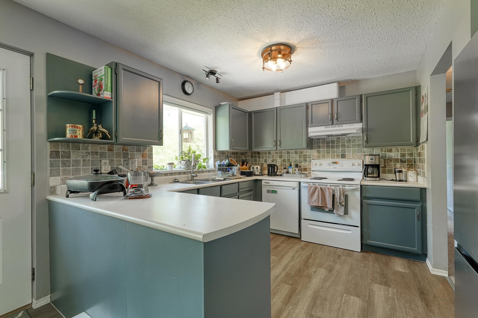 10022 Rolley Crescent, Maple Ridge, V2W 1J9 — photo 5