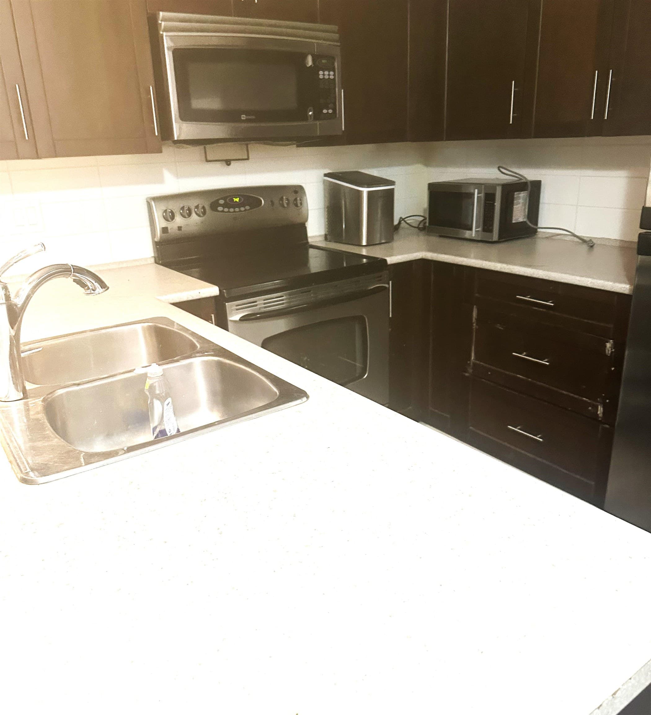 301 - 46289 Yale Road, Chilliwack, V2P 0B9 — photo 2