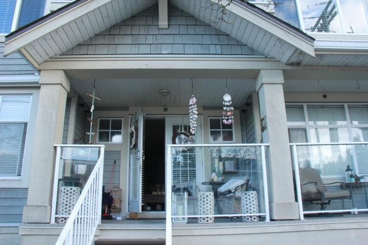 205 - 15621 Marine Drive, White Rock, V4B 1E1 — photo 2