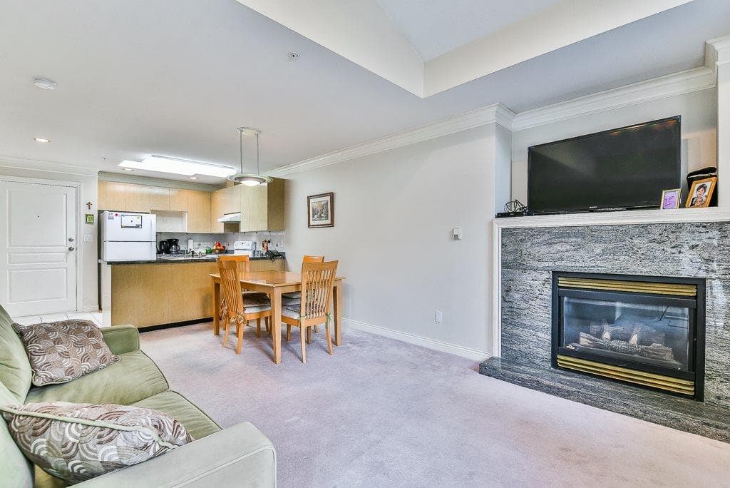 404 - 8115 121a Street, Surrey, V3W 1J2 — photo 3