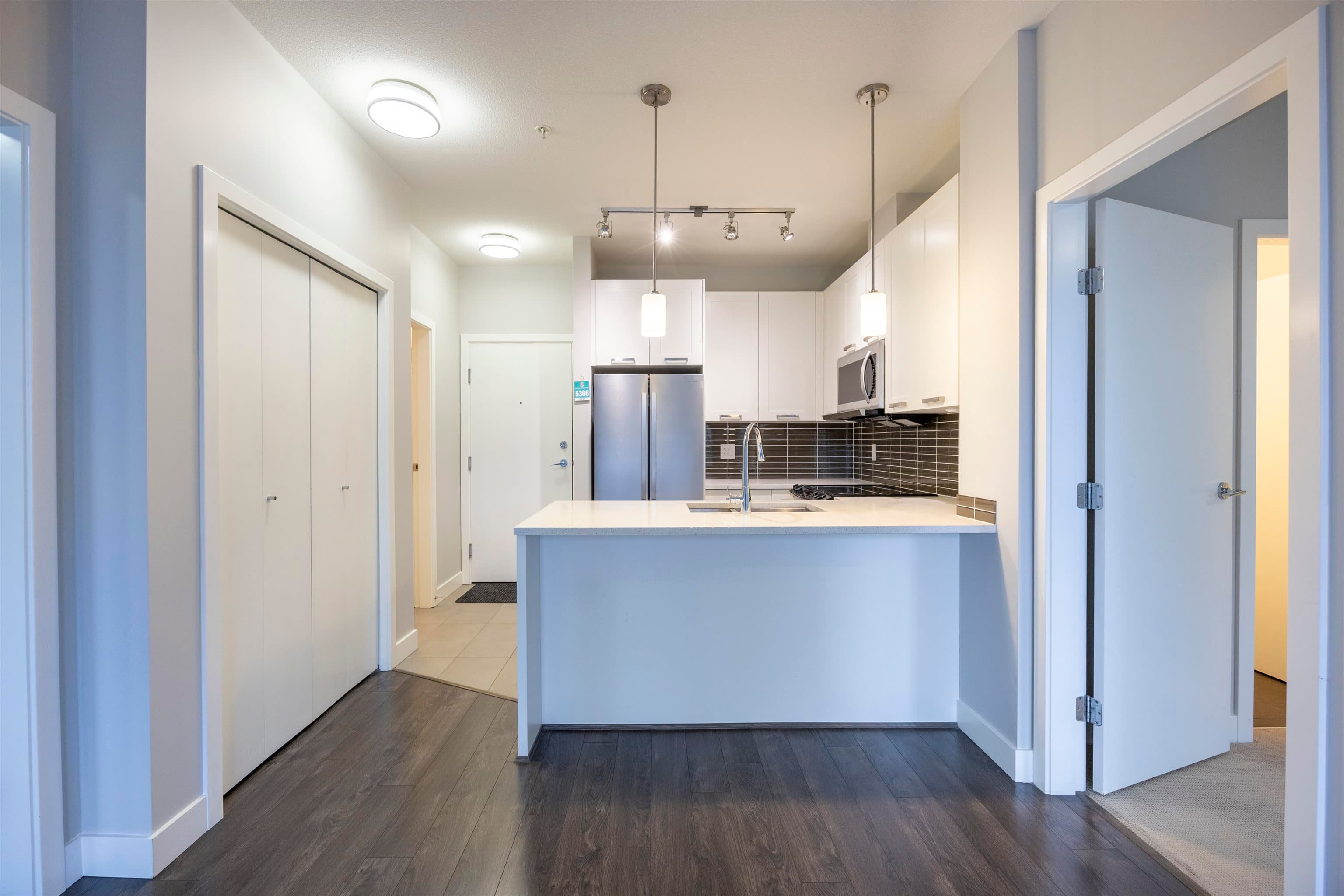 306 - 10455 154 Street, Surrey, V3R 0C5 — photo 2