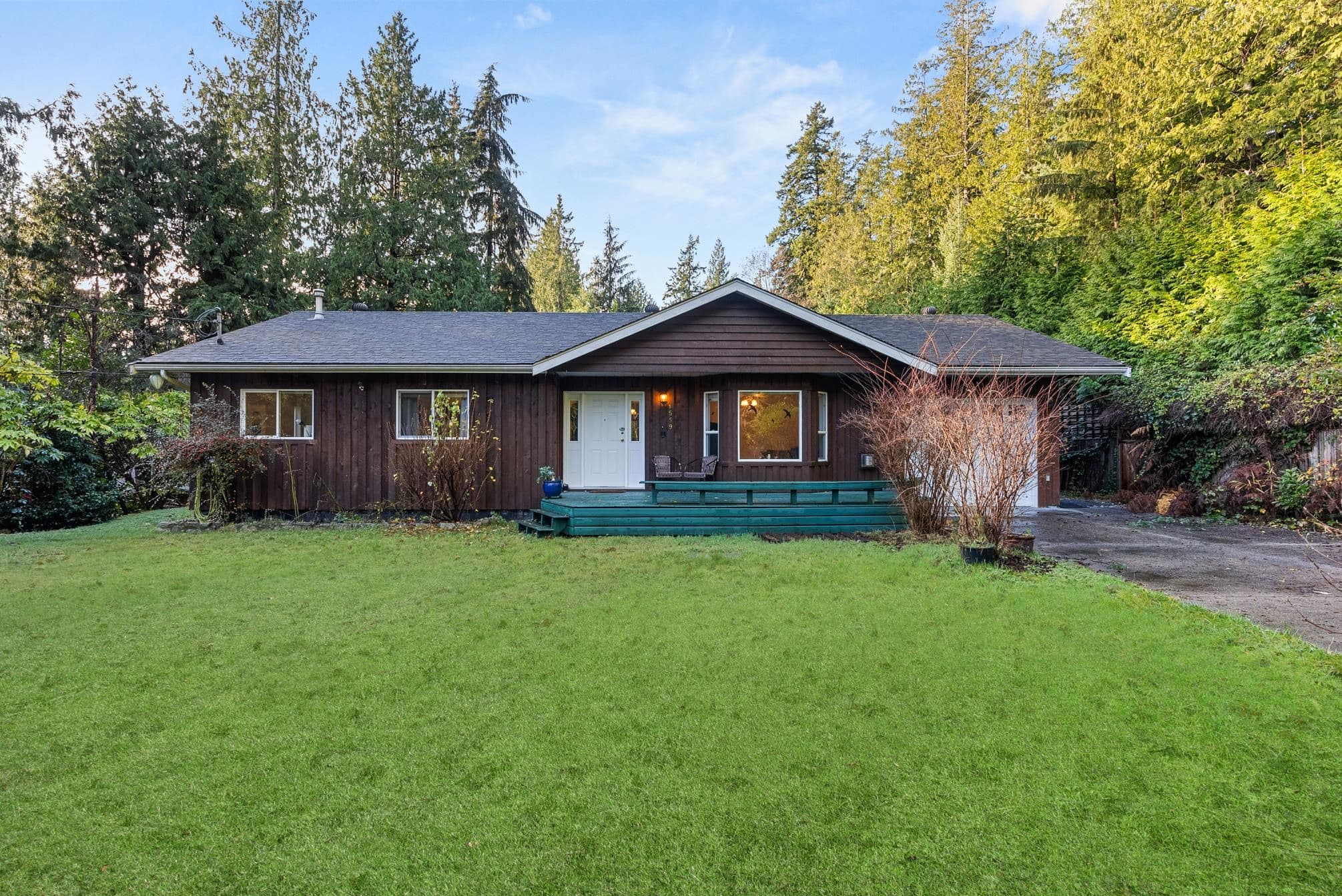 1559 Park Avenue, Roberts Creek, V0N 2W2 — photo 1
