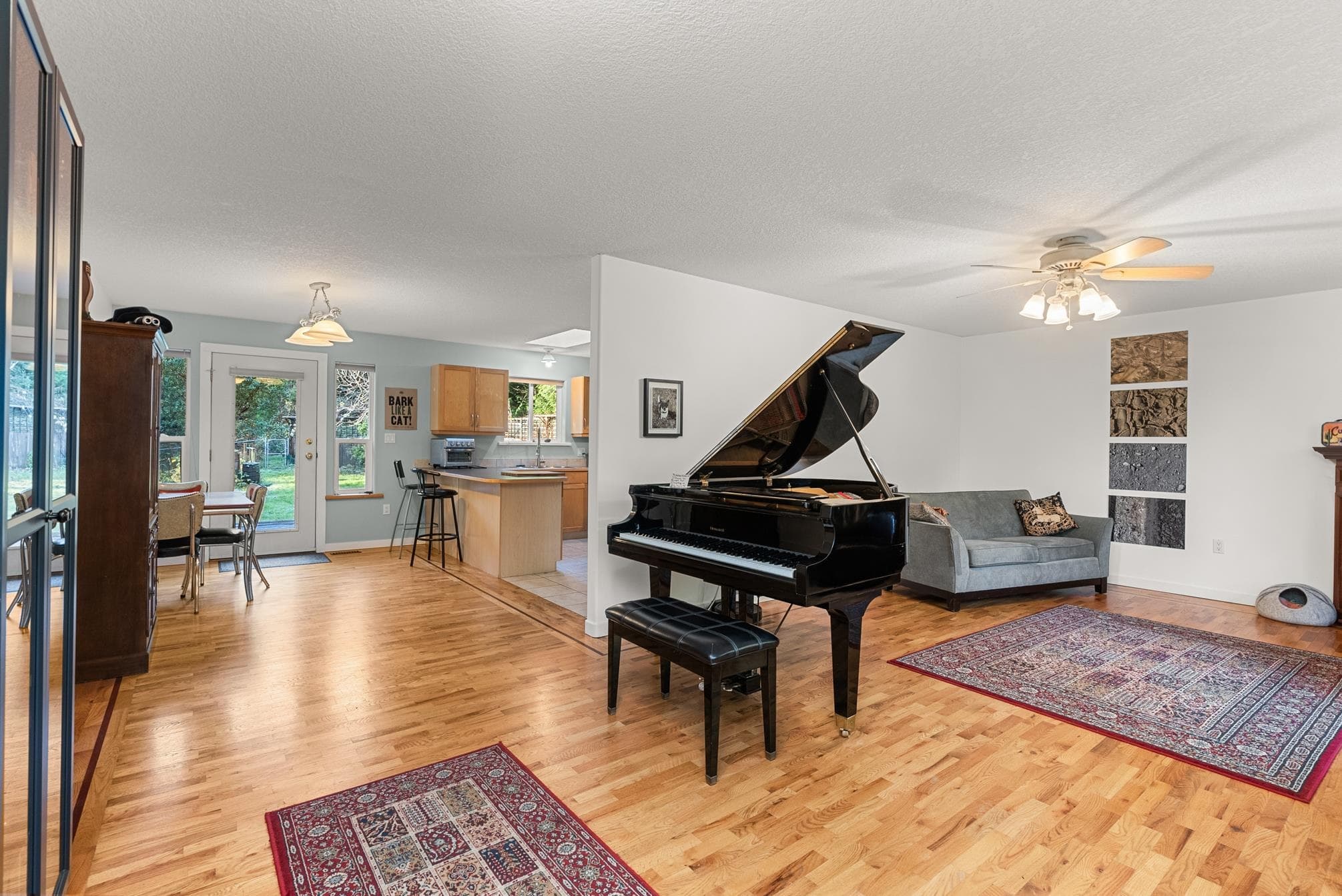 1559 Park Avenue, Roberts Creek, V0N 2W2 — photo 5