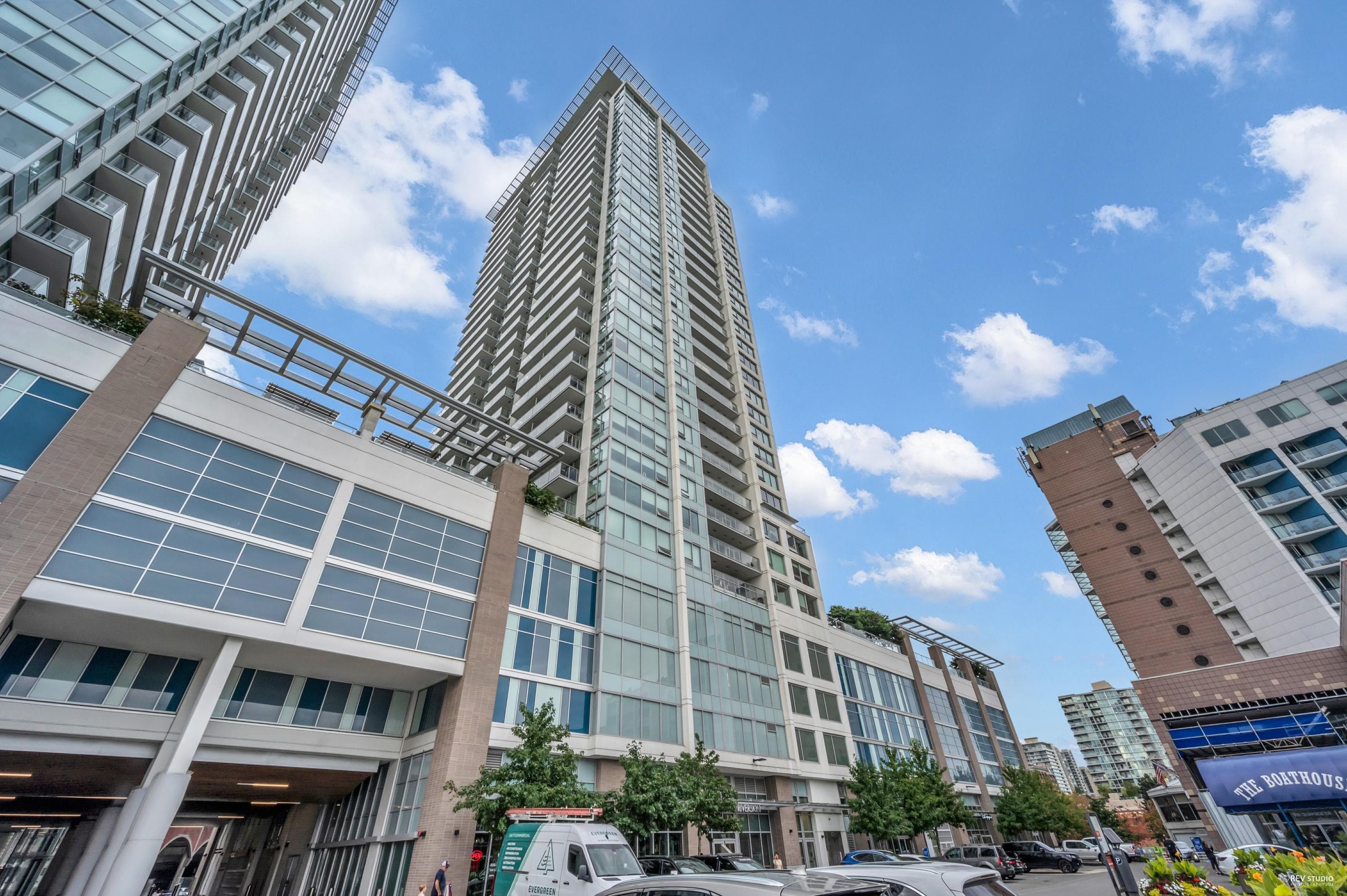 811 - 908 Quayside Drive, New Westminster, V3M 0L4 — photo 2