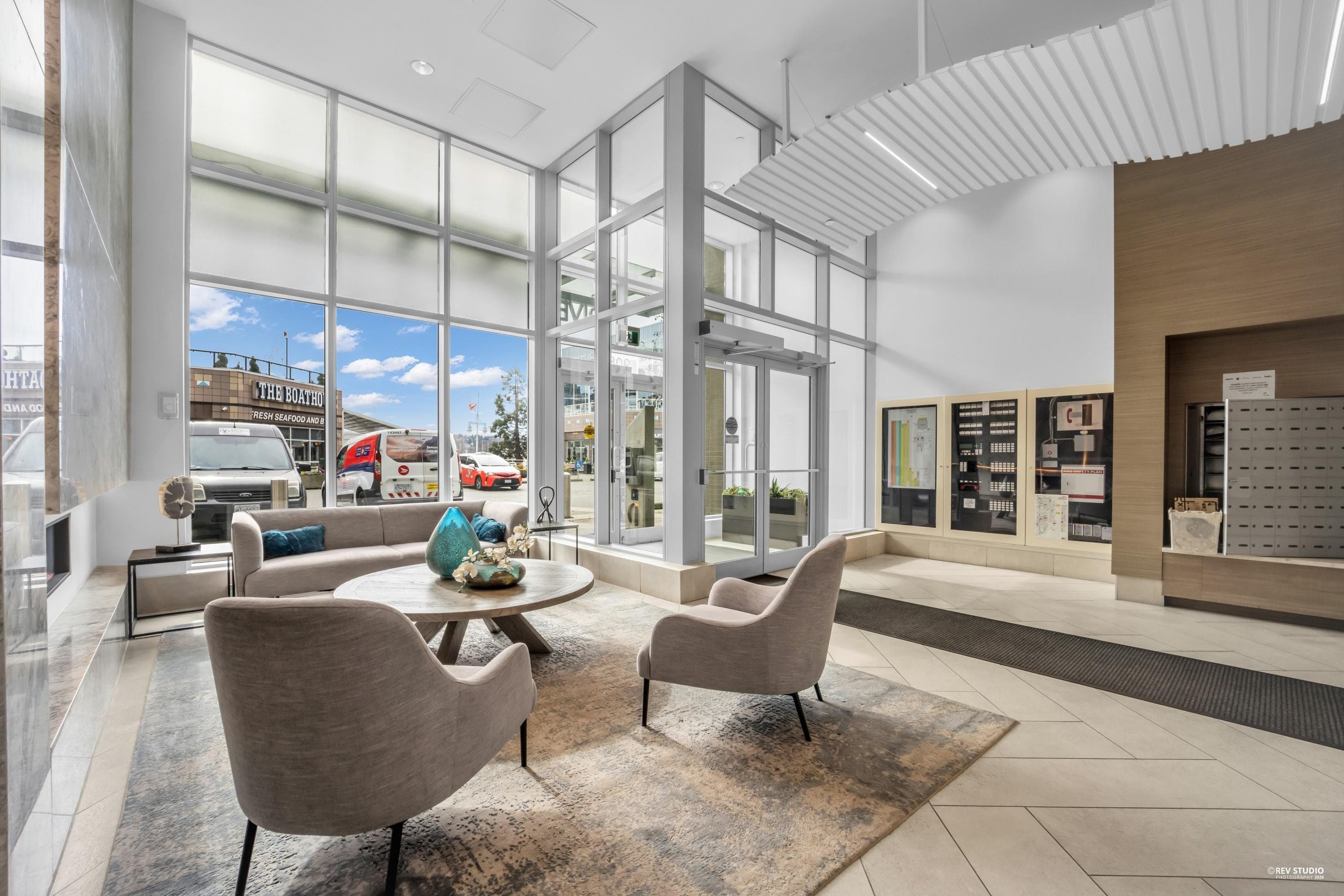 811 - 908 Quayside Drive, New Westminster, V3M 0L4 — photo 3
