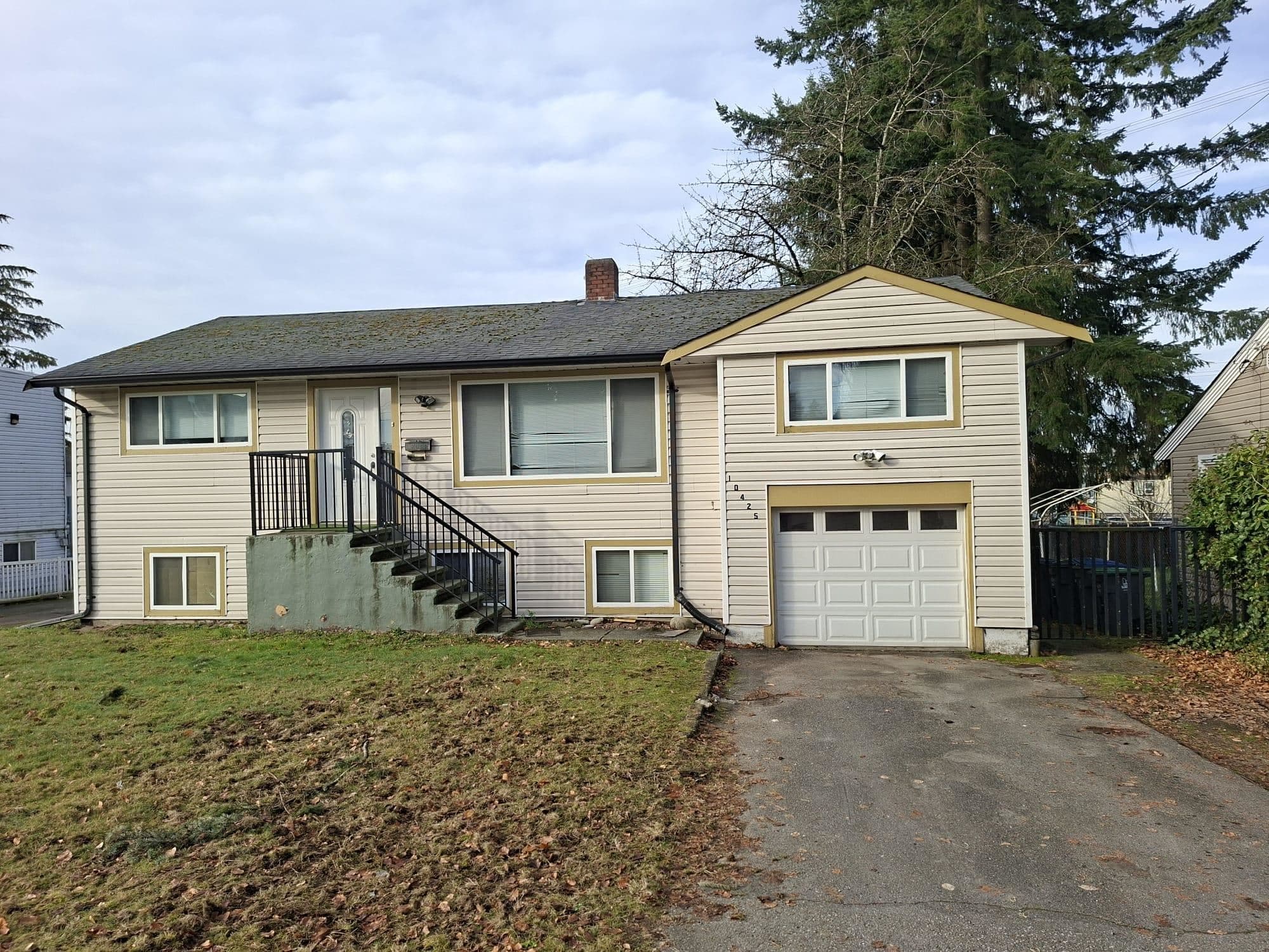 10425 140b Street, Surrey, V3T 4N9 — photo 1