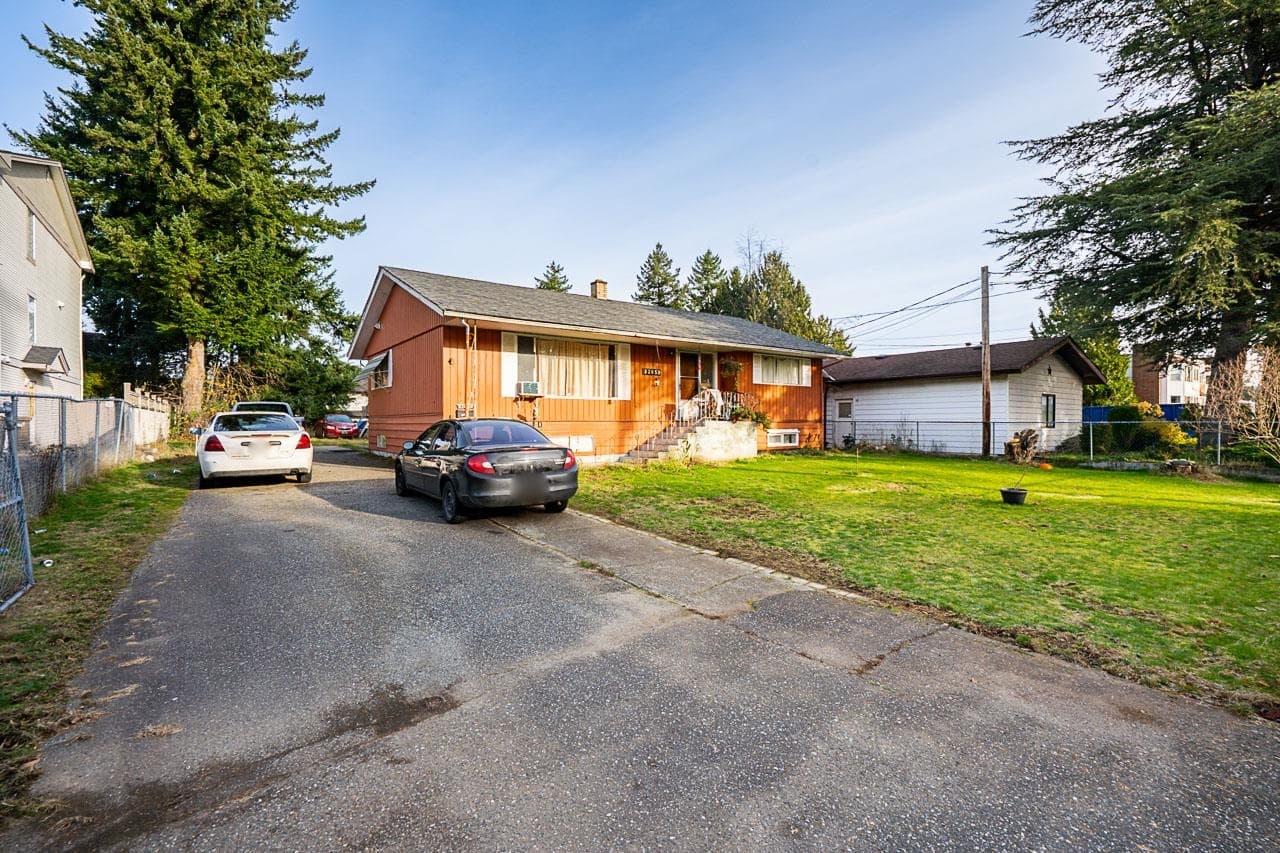 32059 Tims Avenue, Abbotsford, V2T 2H3 — photo 1