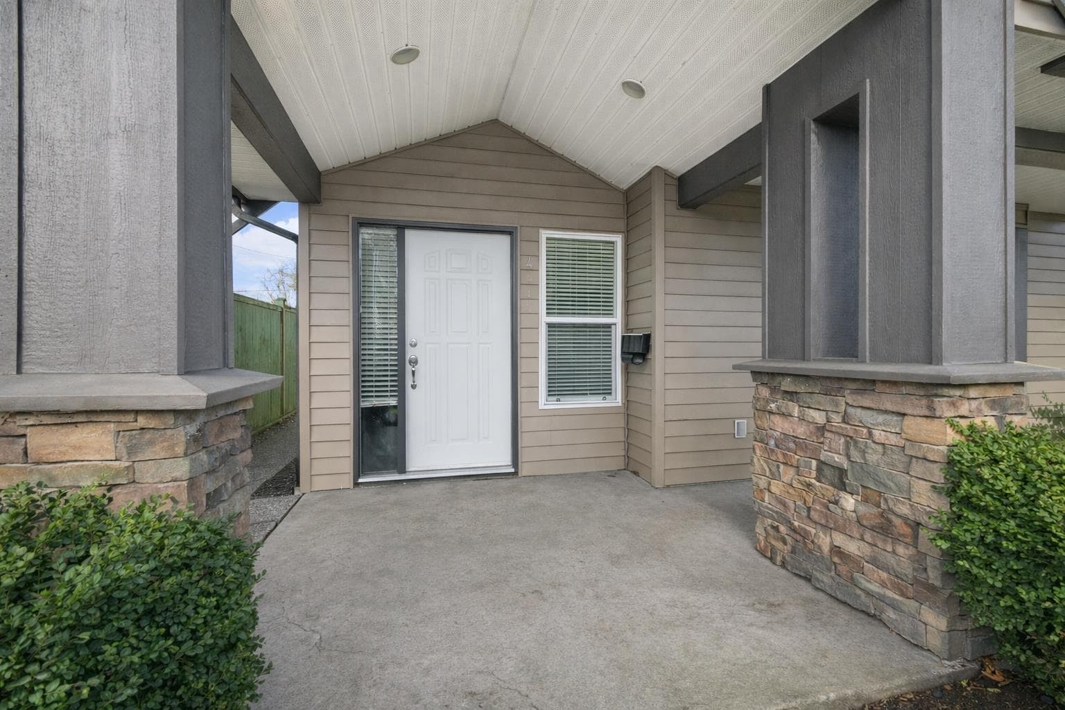 46151 Third Avenue, Chilliwack, V2P 1R7 — photo 2