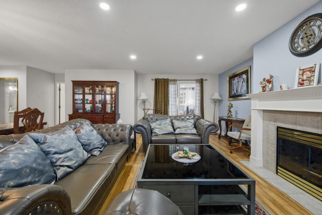 246 - 13888 70 Avenue, Surrey, V3W 0R8 — photo 4