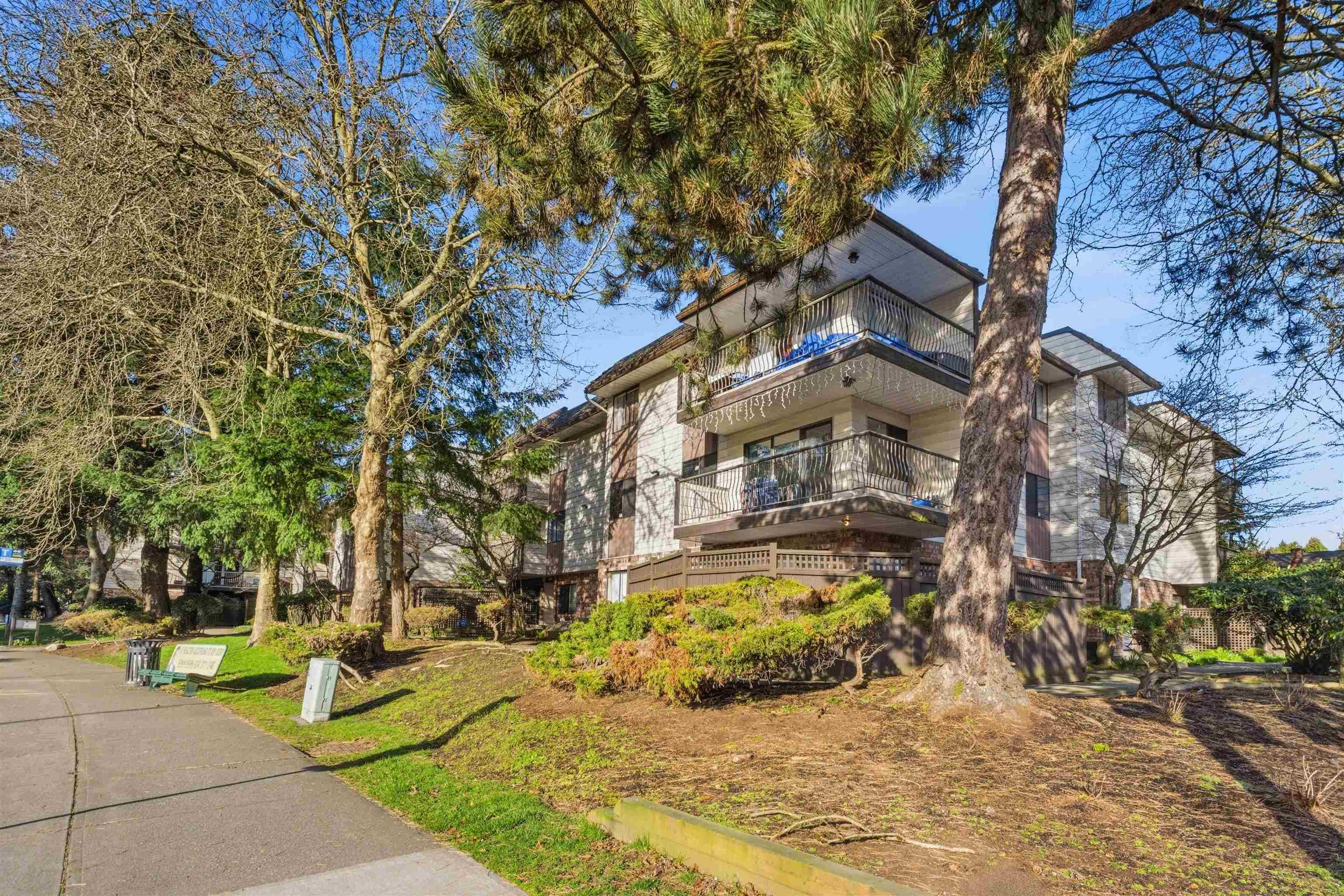 211 - 7426 138 Street, Surrey, V3W 8G4 — photo 4