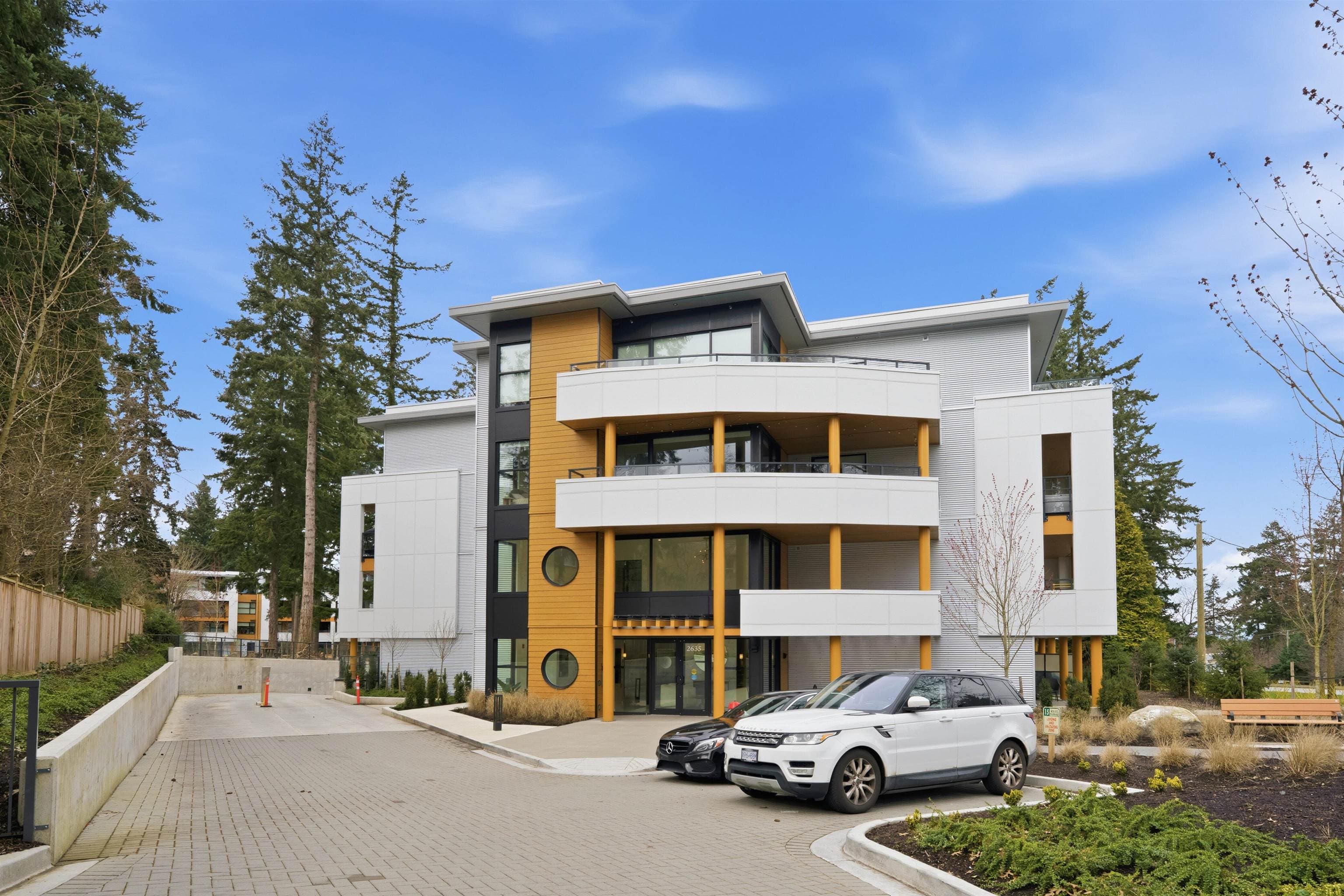 227 - 2635 King George Boulevard, Surrey, V4P 0H7 — photo 1