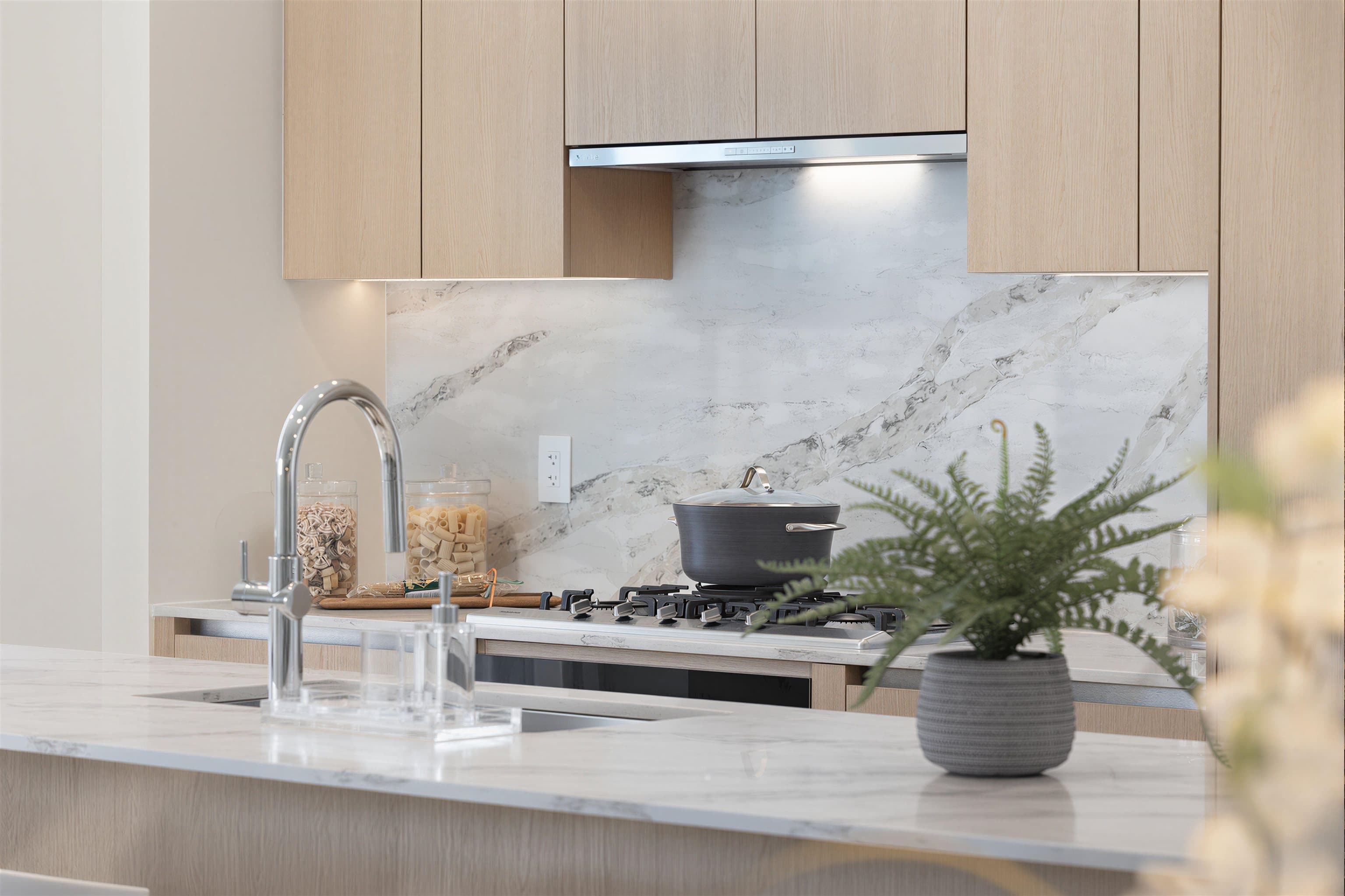 201 - 1475 Foster Street, Surrey, V4B 3W7 — photo 4