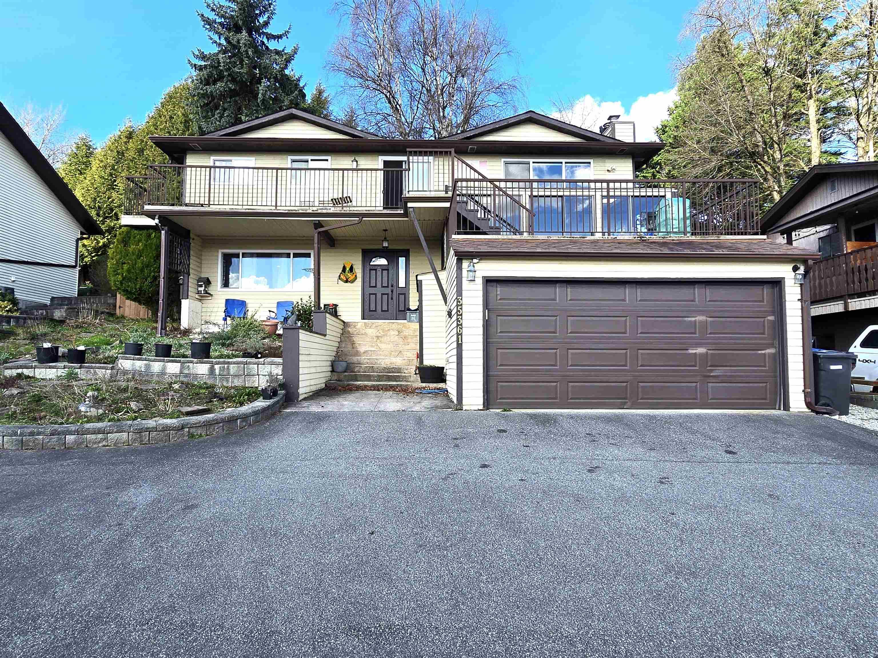 35361 Rockwell Drive, Abbotsford, V3G 2C9 — photo 1